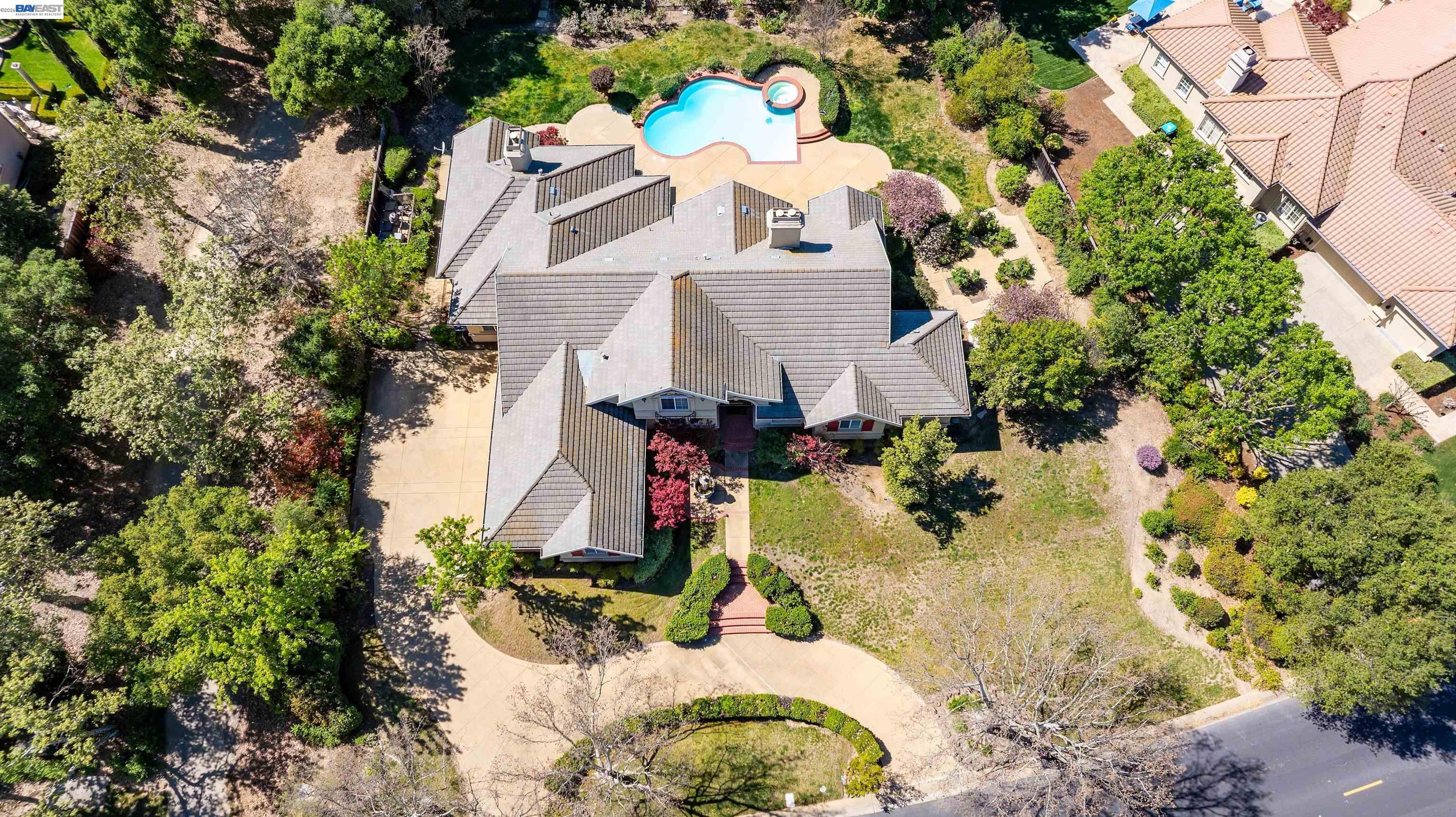 2779 E RUBY HILL DR