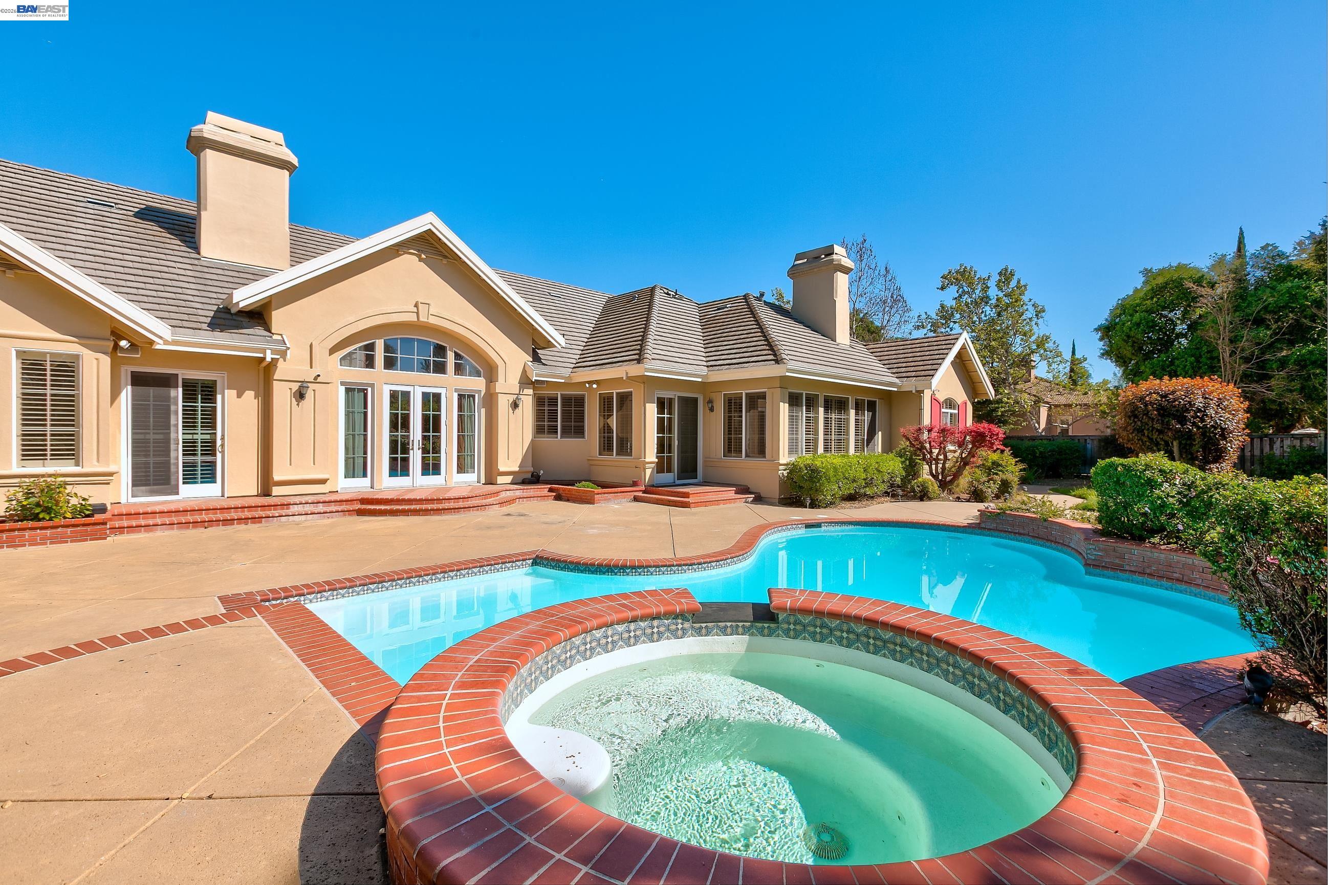2779 E RUBY HILL DR