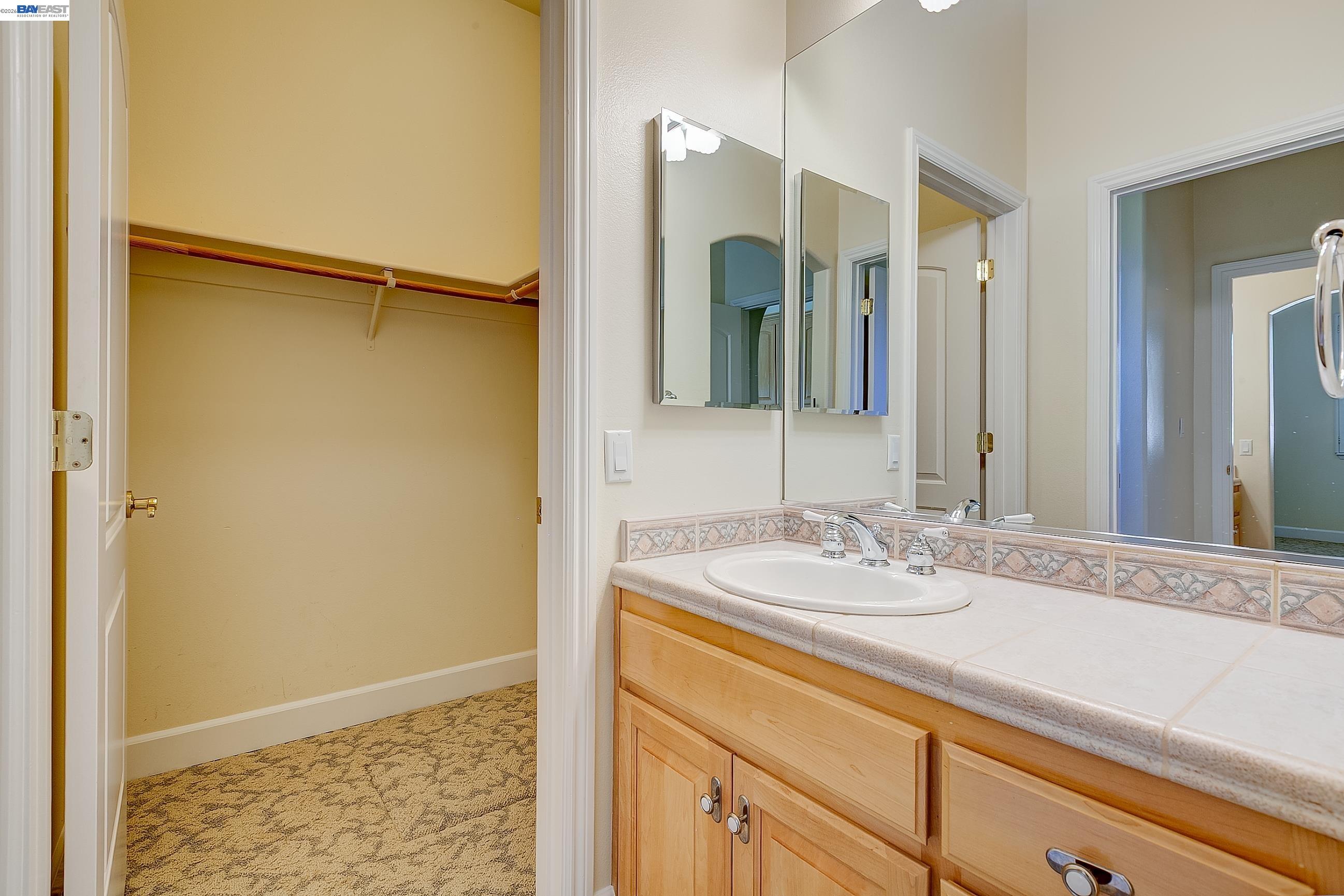 2779 E RUBY HILL DR