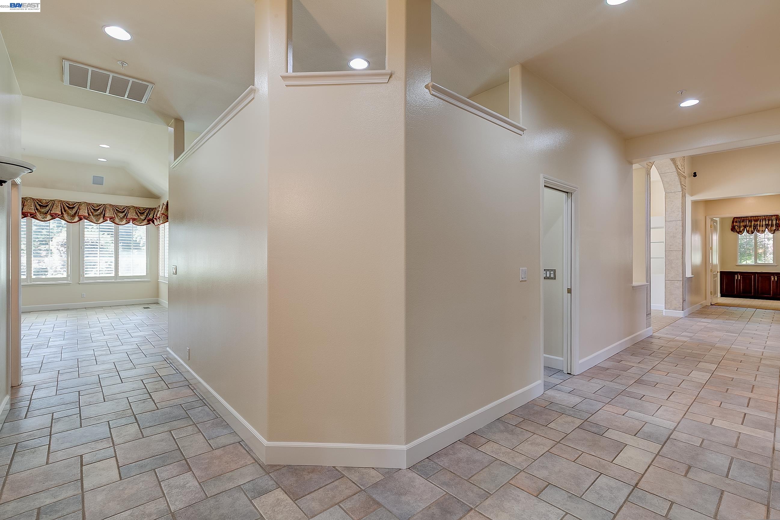 2779 E RUBY HILL DR