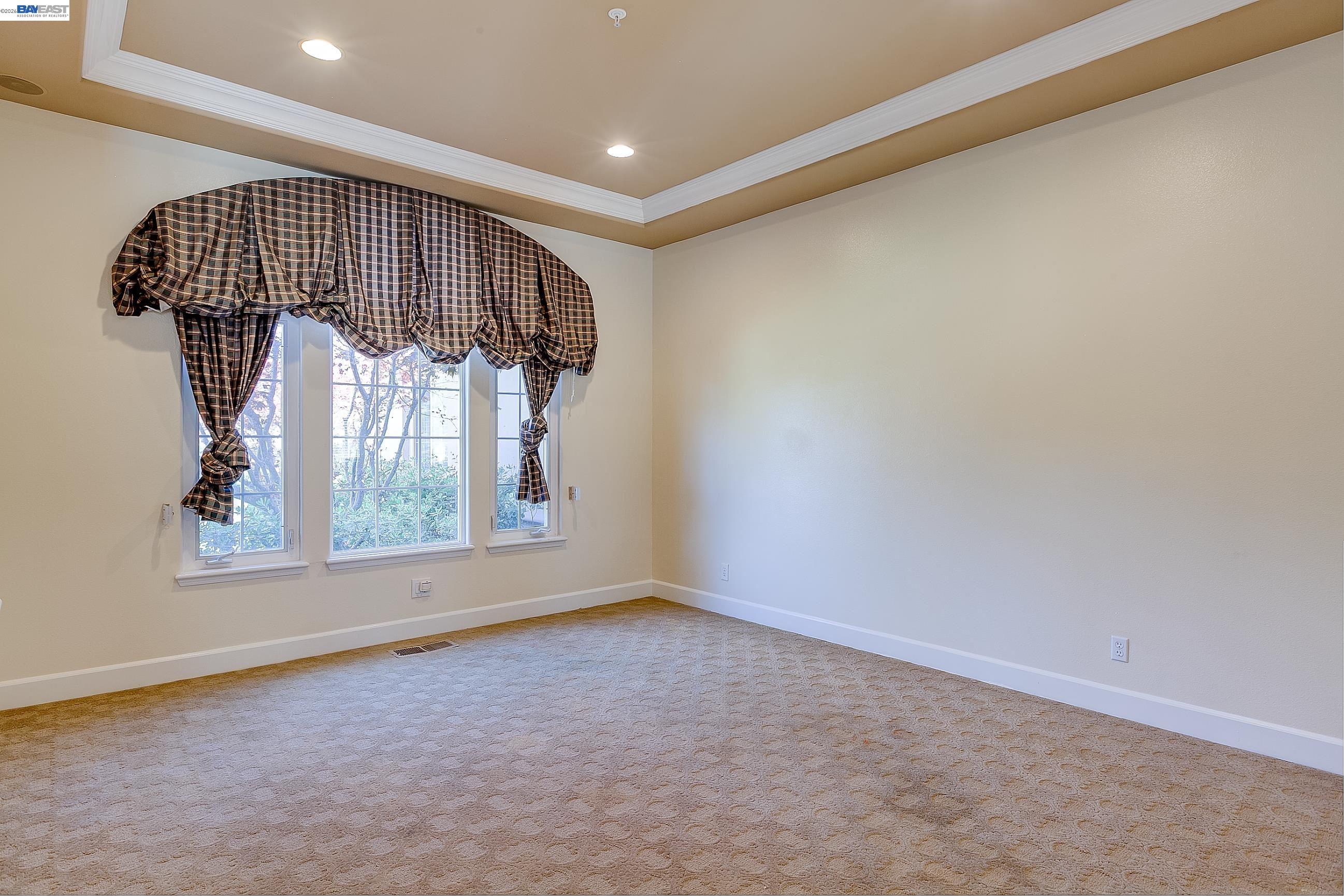2779 E RUBY HILL DR