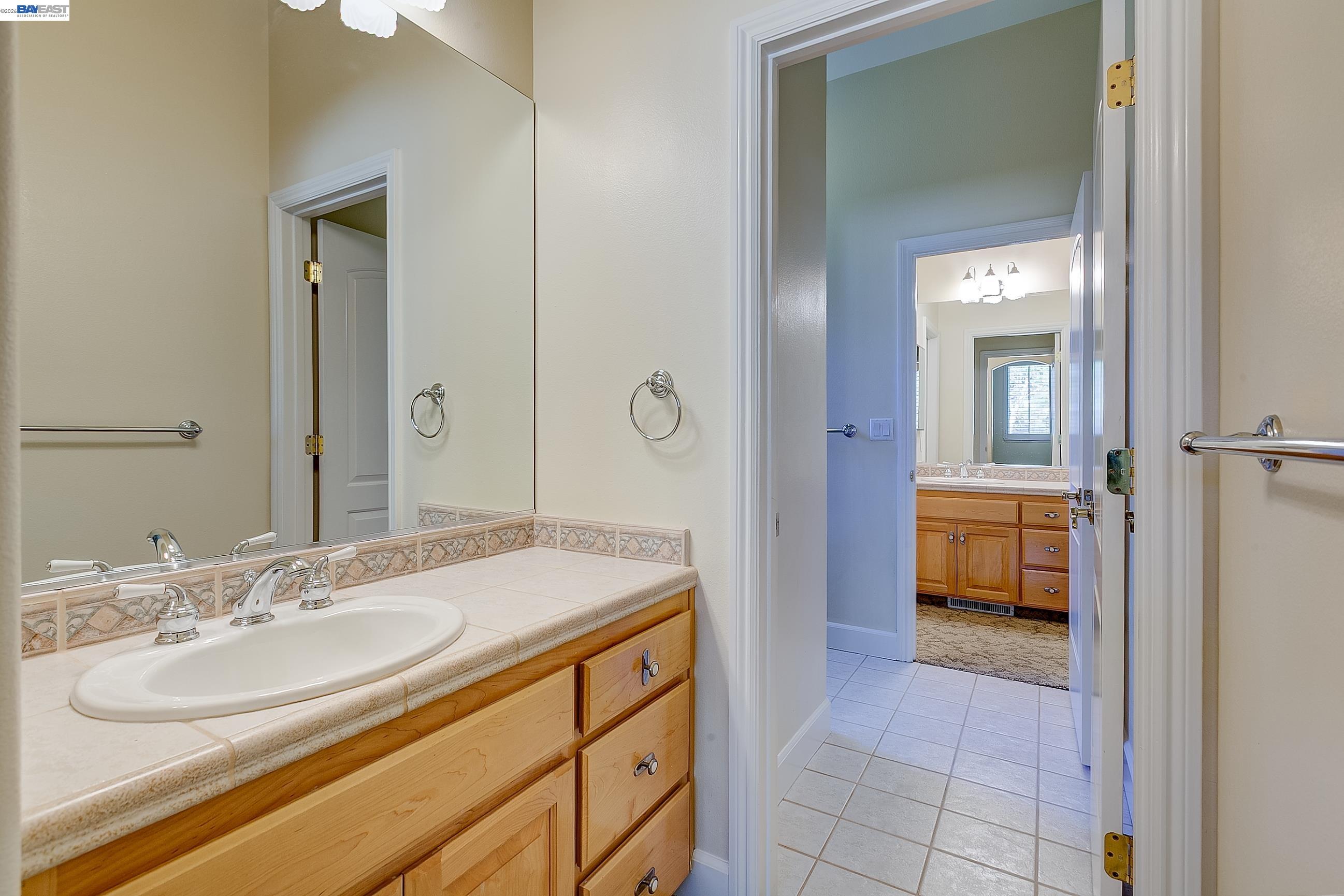2779 E RUBY HILL DR