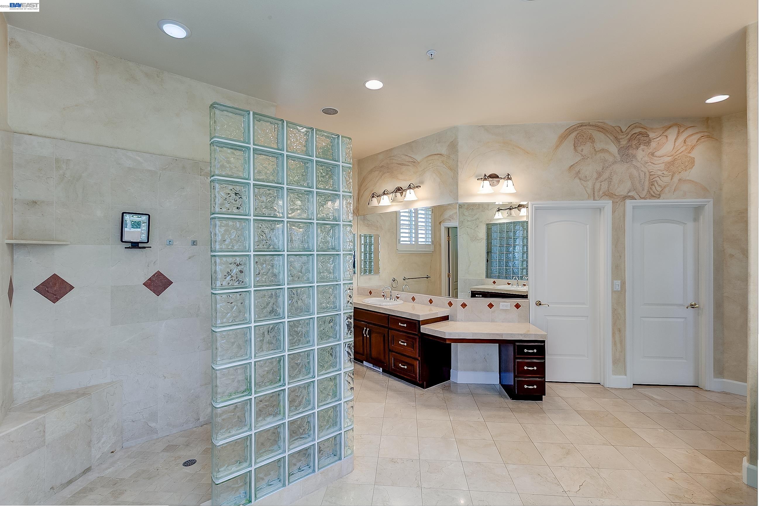 2779 E RUBY HILL DR