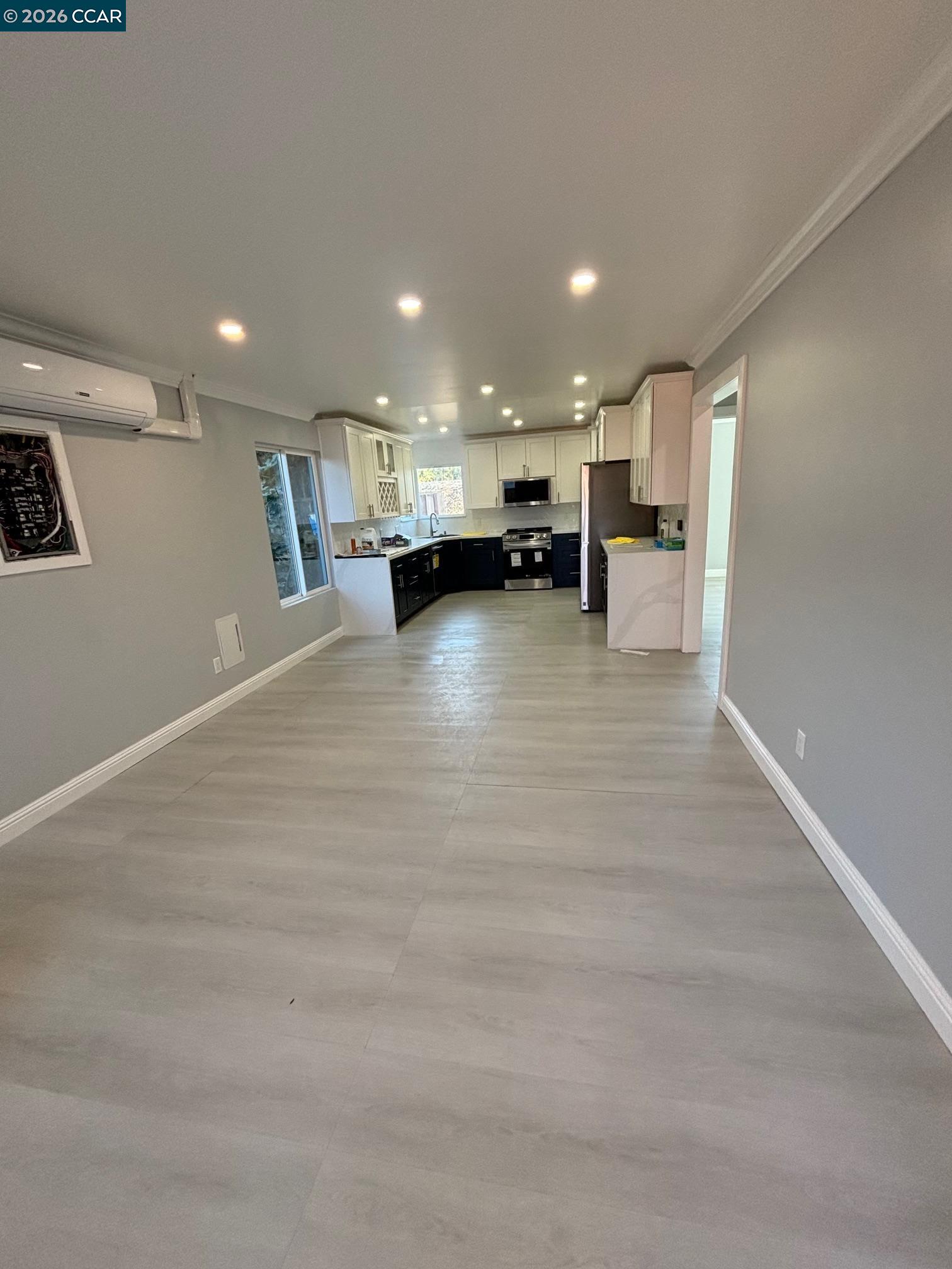 4554 Lakeshore Dr