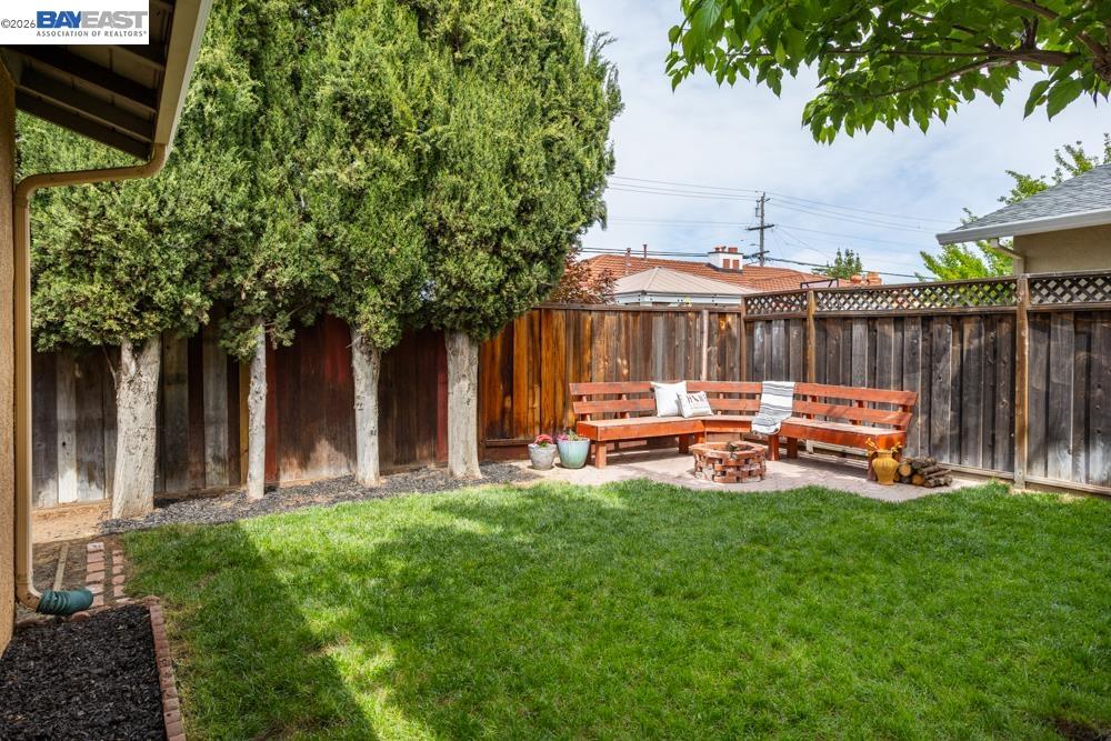 924 Lambaren Ave