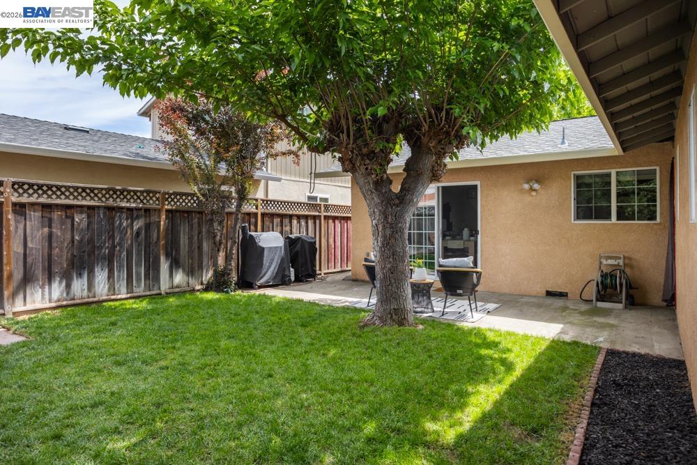 924 Lambaren Ave