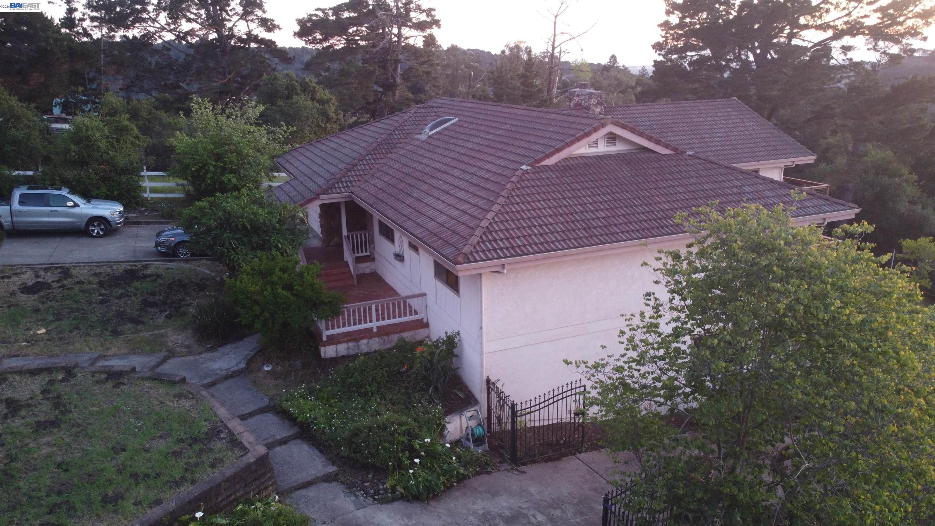 6727 Sunnyslope Ave