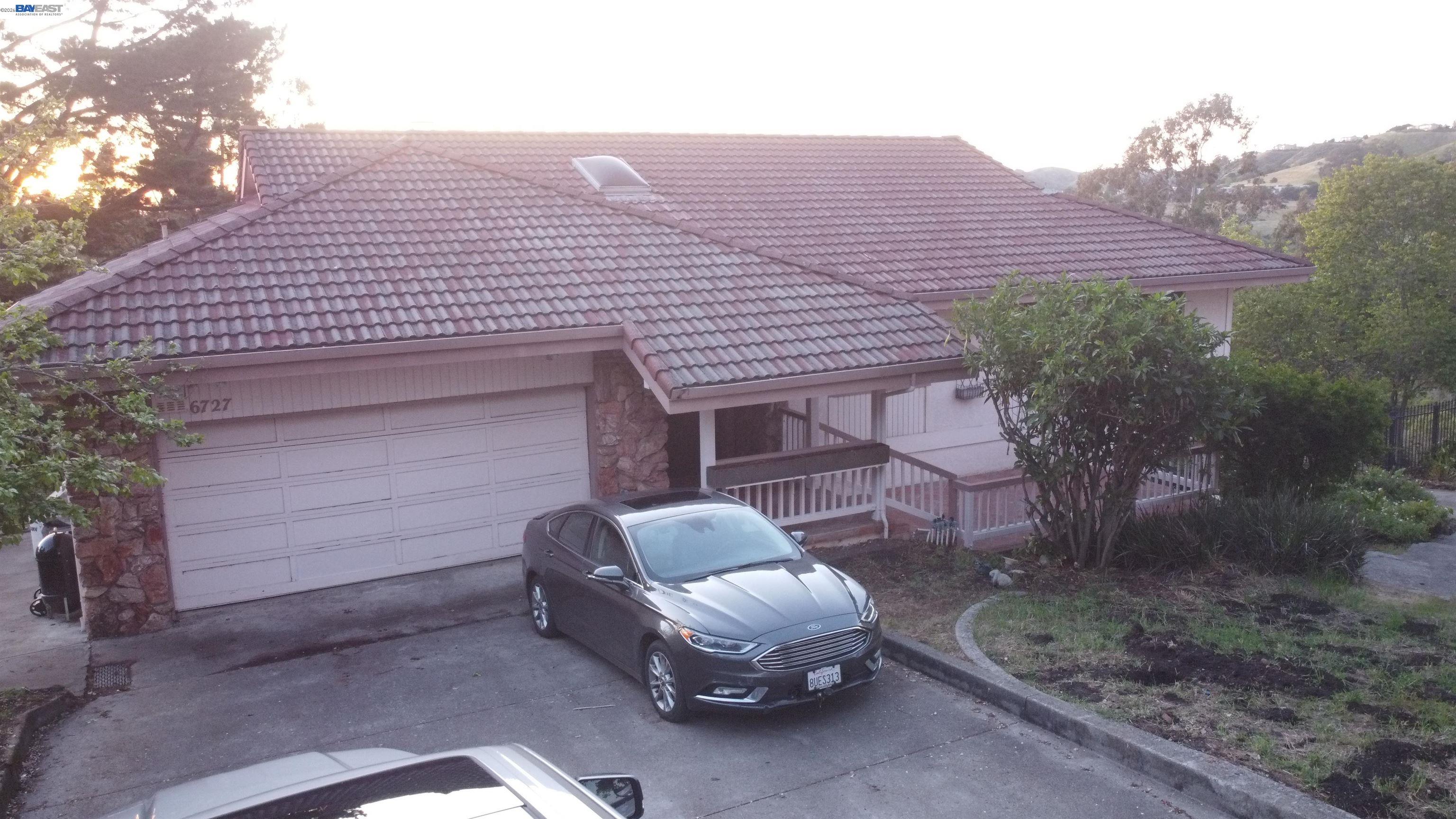 6727 Sunnyslope Ave