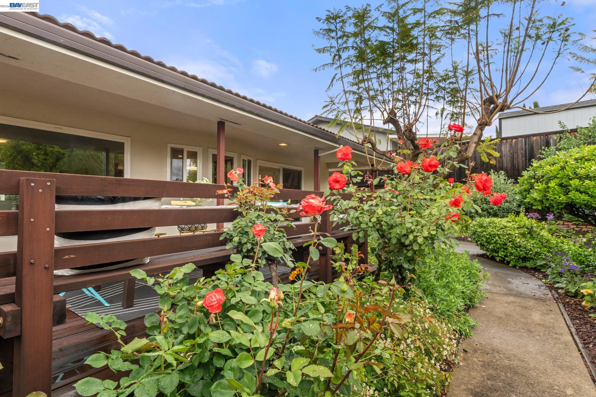 4473 Hillsborough Dr