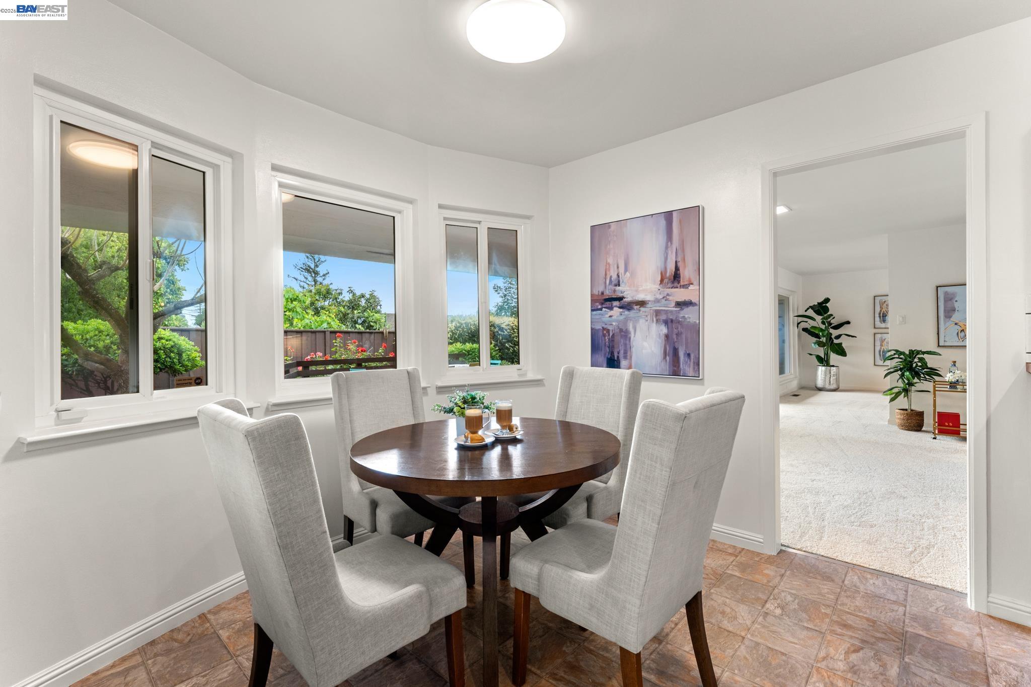 4473 Hillsborough Dr