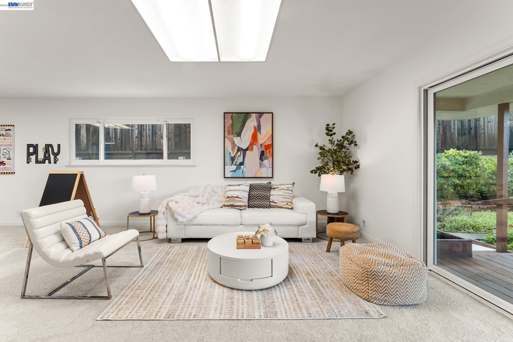 4473 Hillsborough Dr