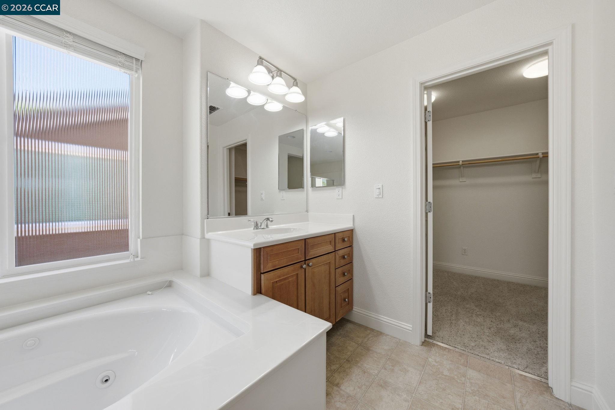 3808 Amerigo Ct