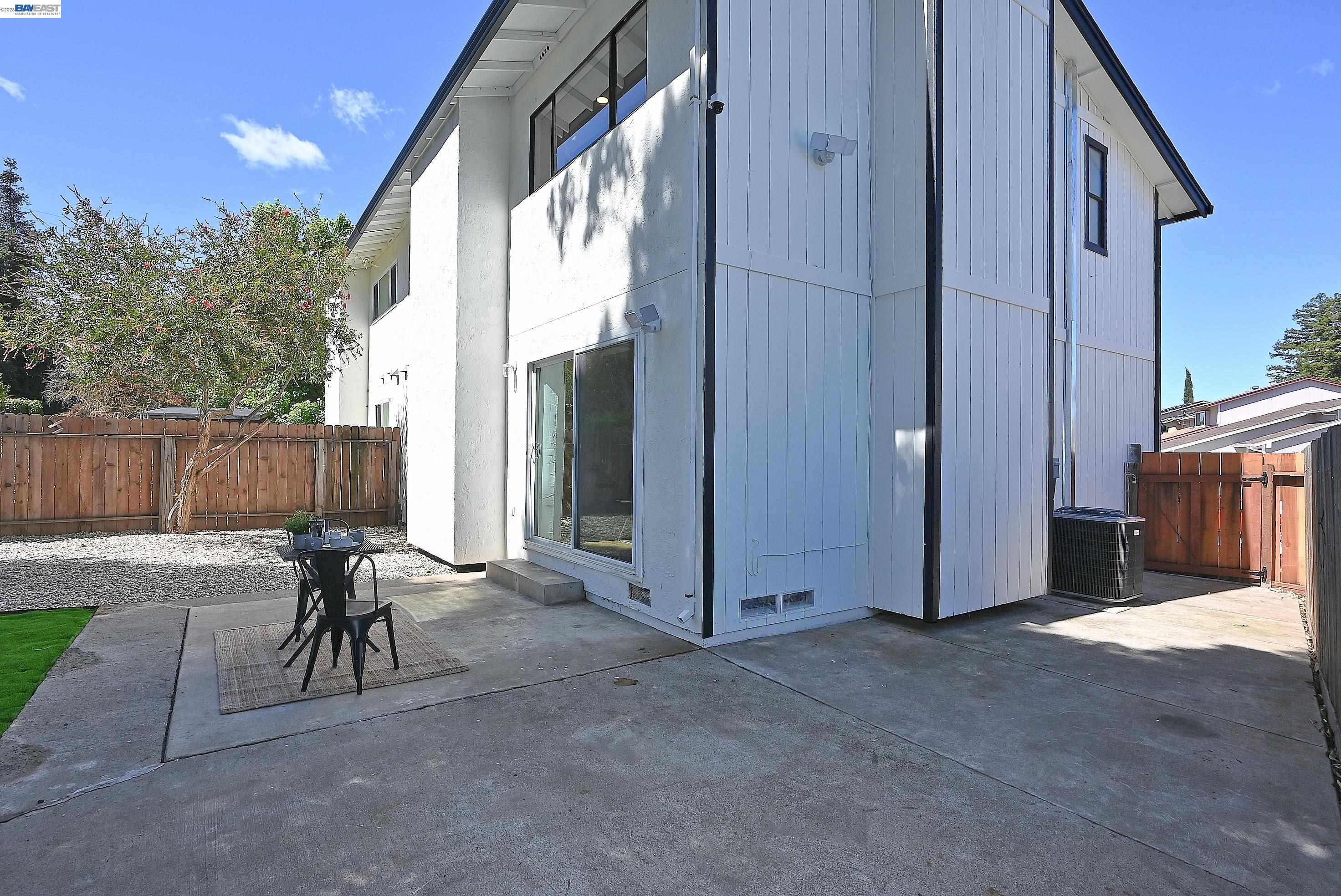 2725 Countrywood Dr