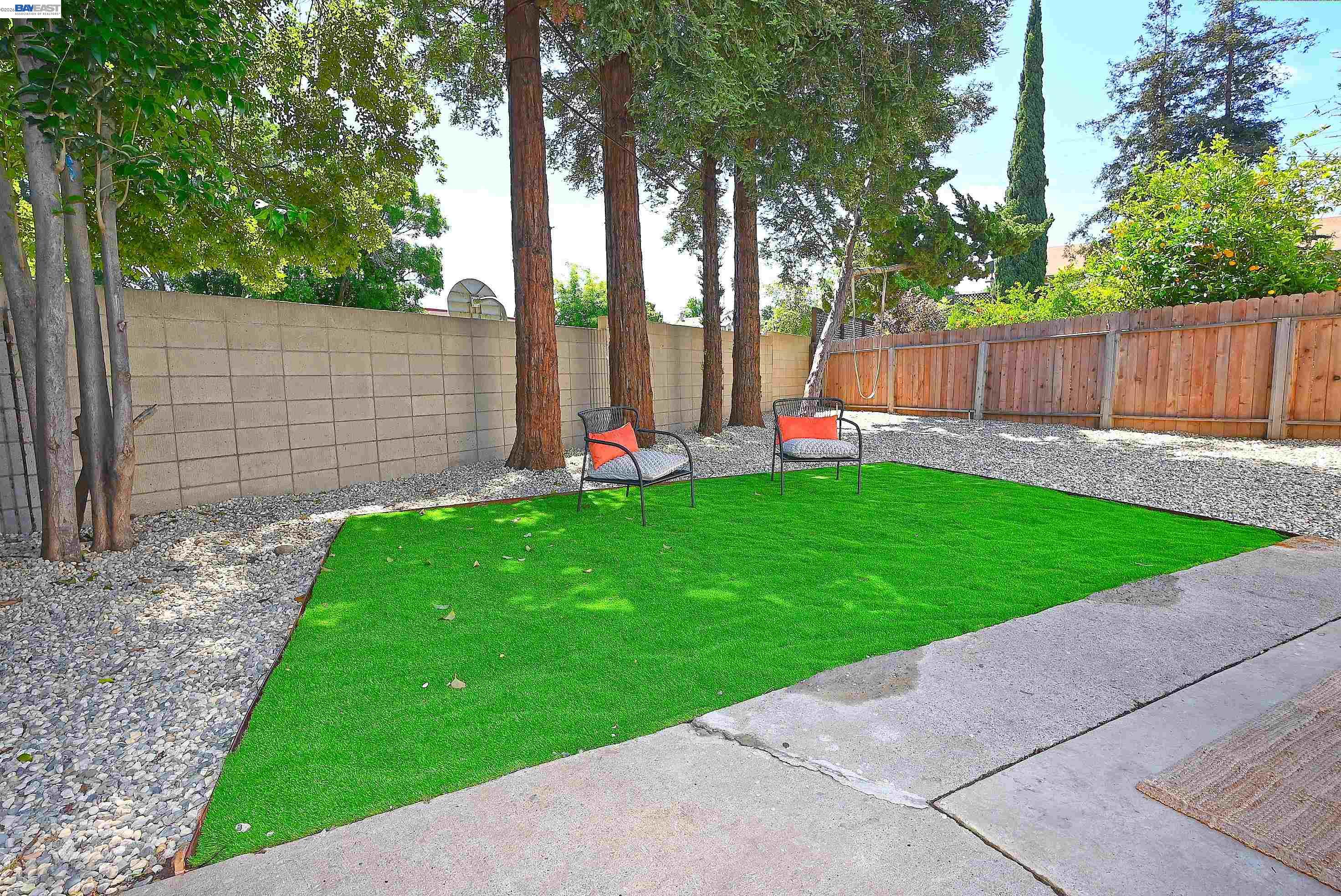 2725 Countrywood Dr