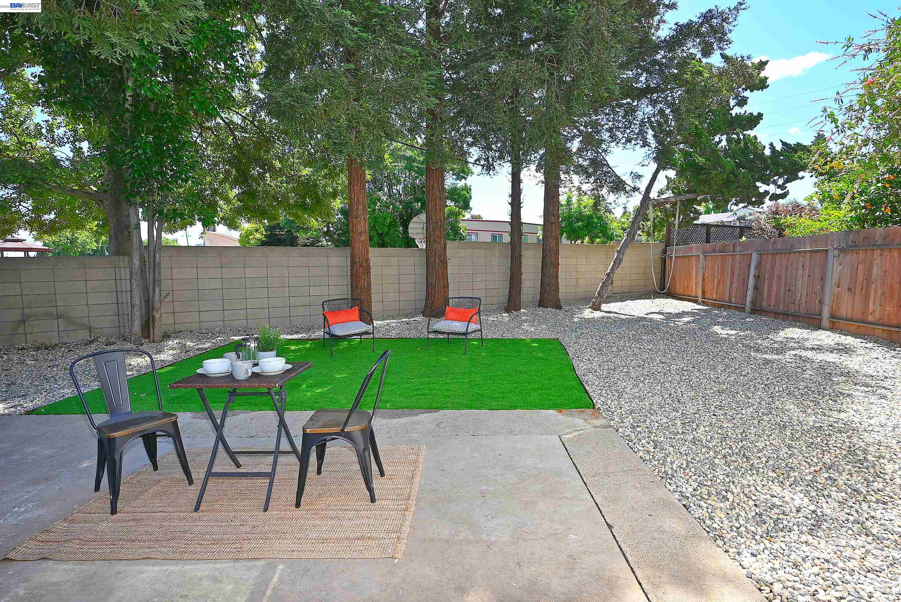 2725 Countrywood Dr