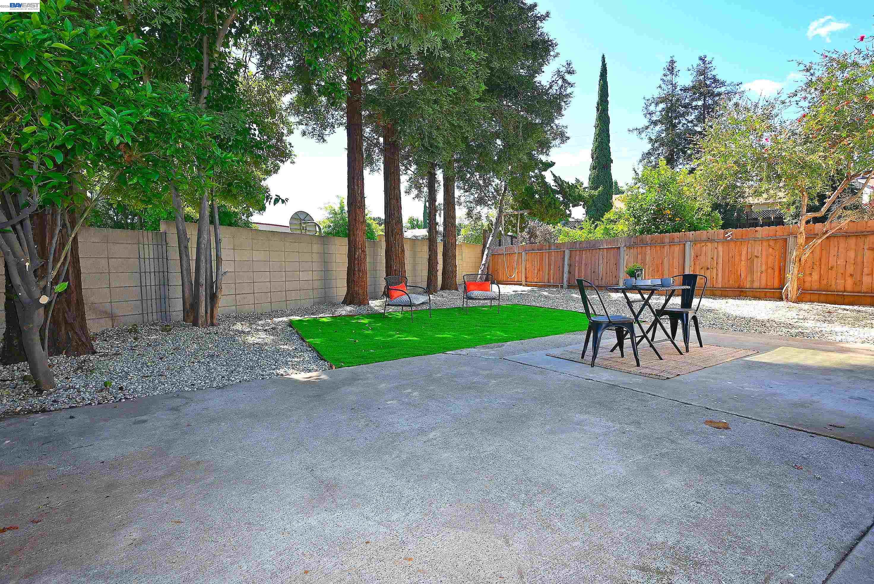 2725 Countrywood Dr