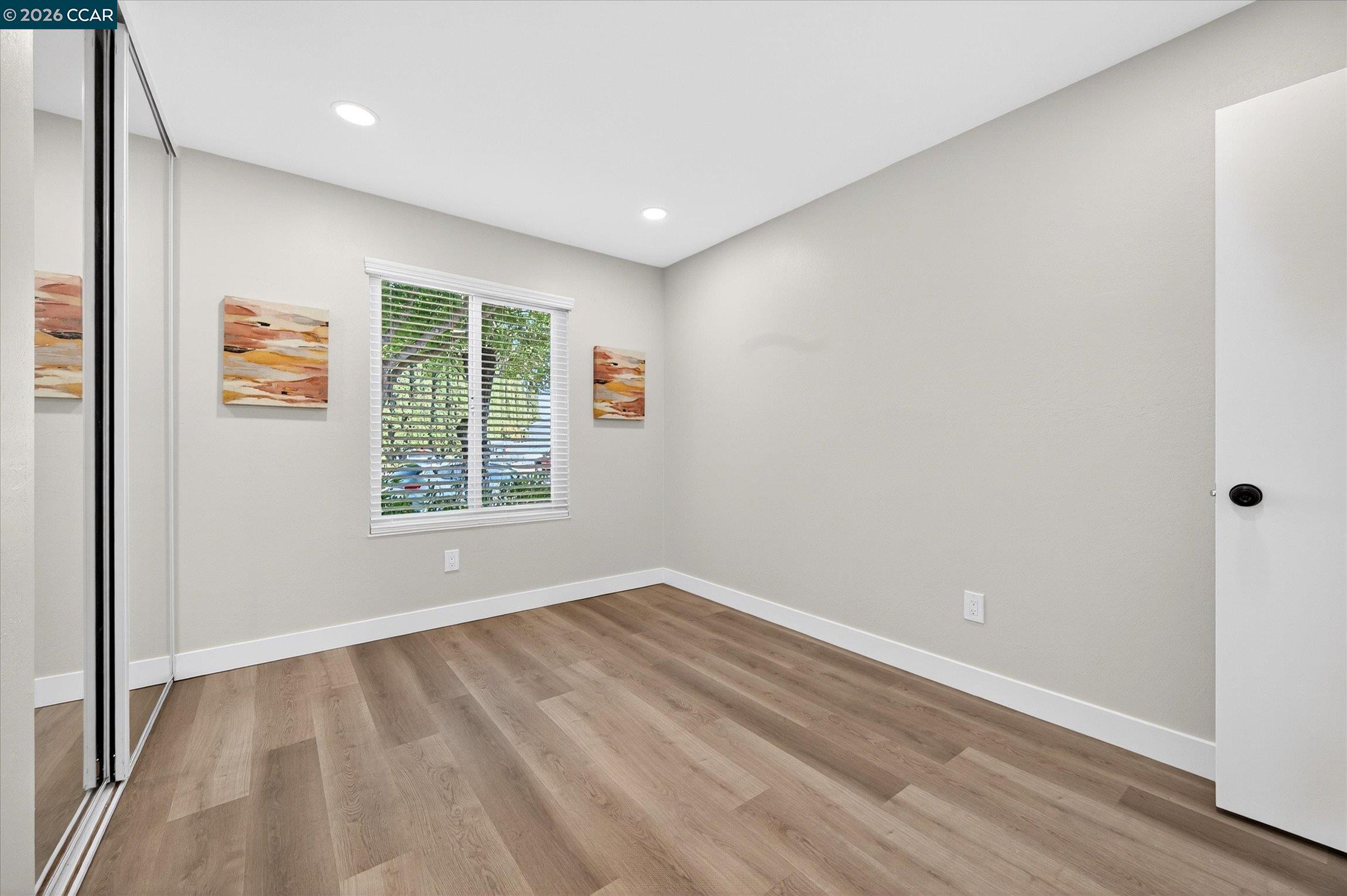 20 Fairway Ct