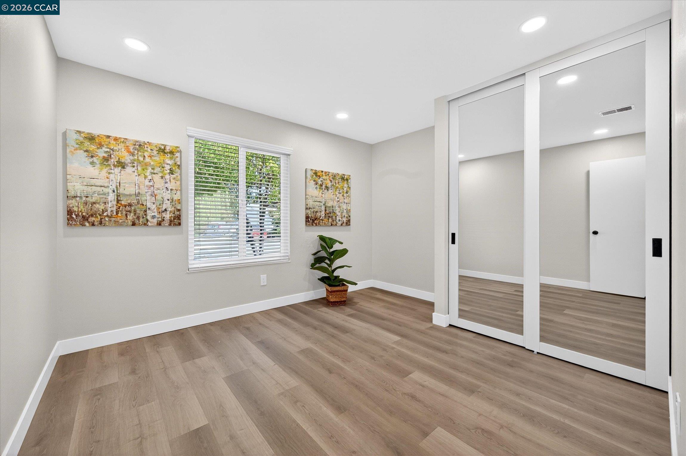 20 Fairway Ct