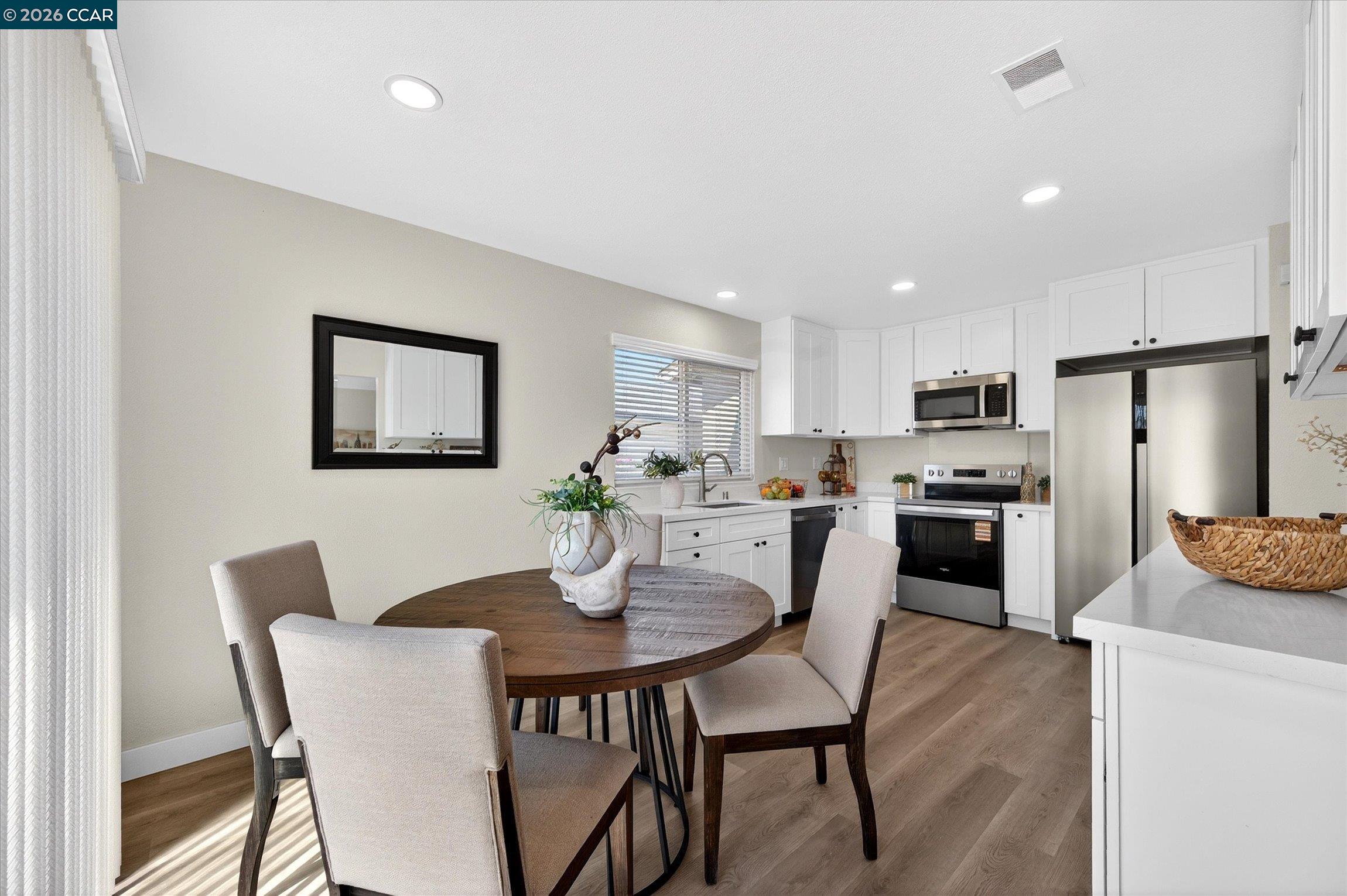 20 Fairway Ct