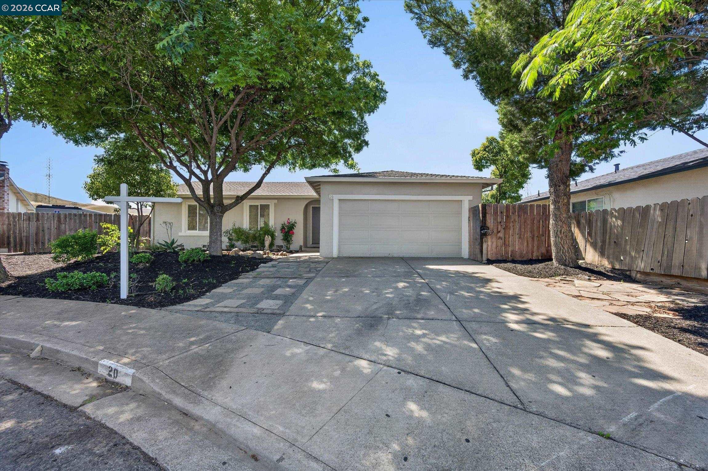 20 Fairway Ct