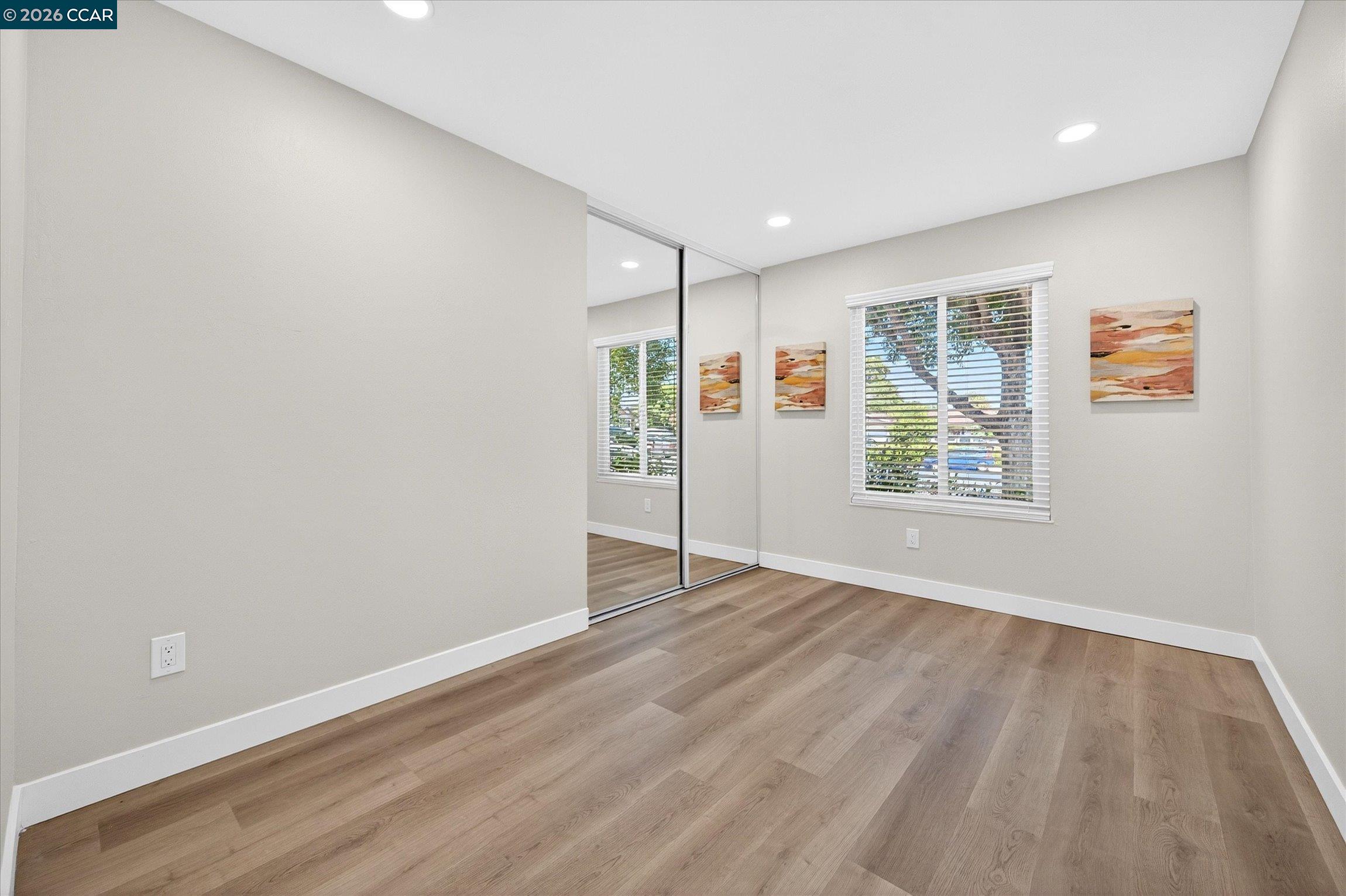20 Fairway Ct