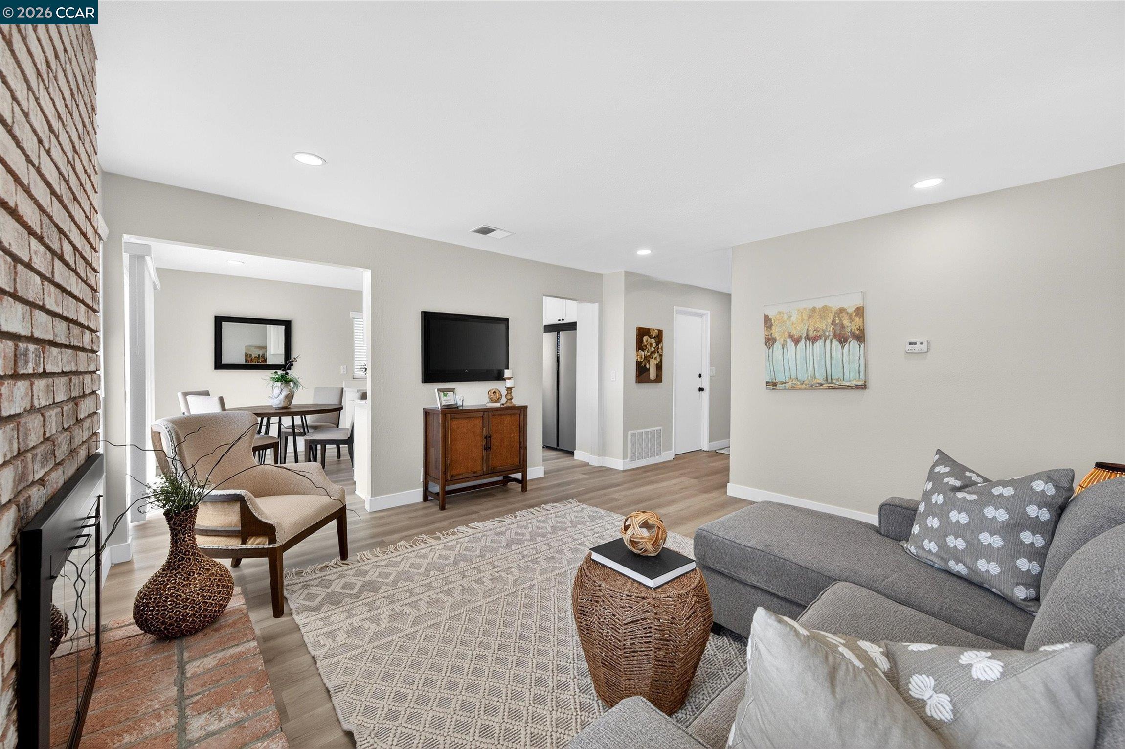 20 Fairway Ct