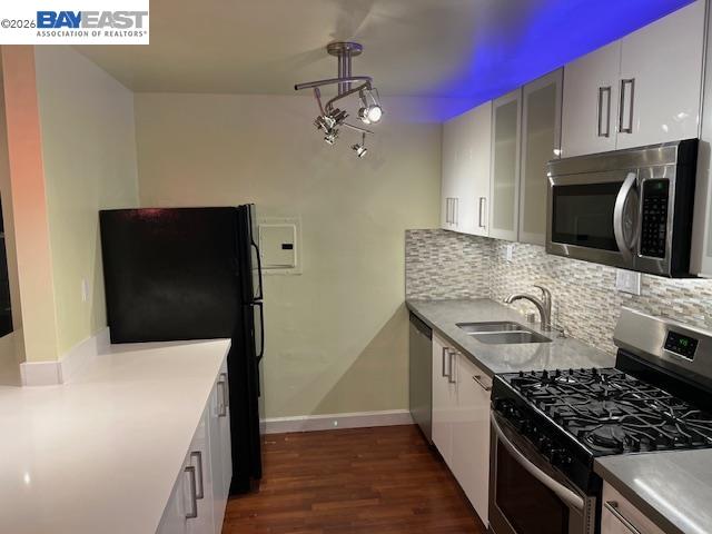 1594 Morgan Ln.