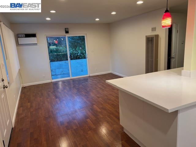 1594 Morgan Ln.