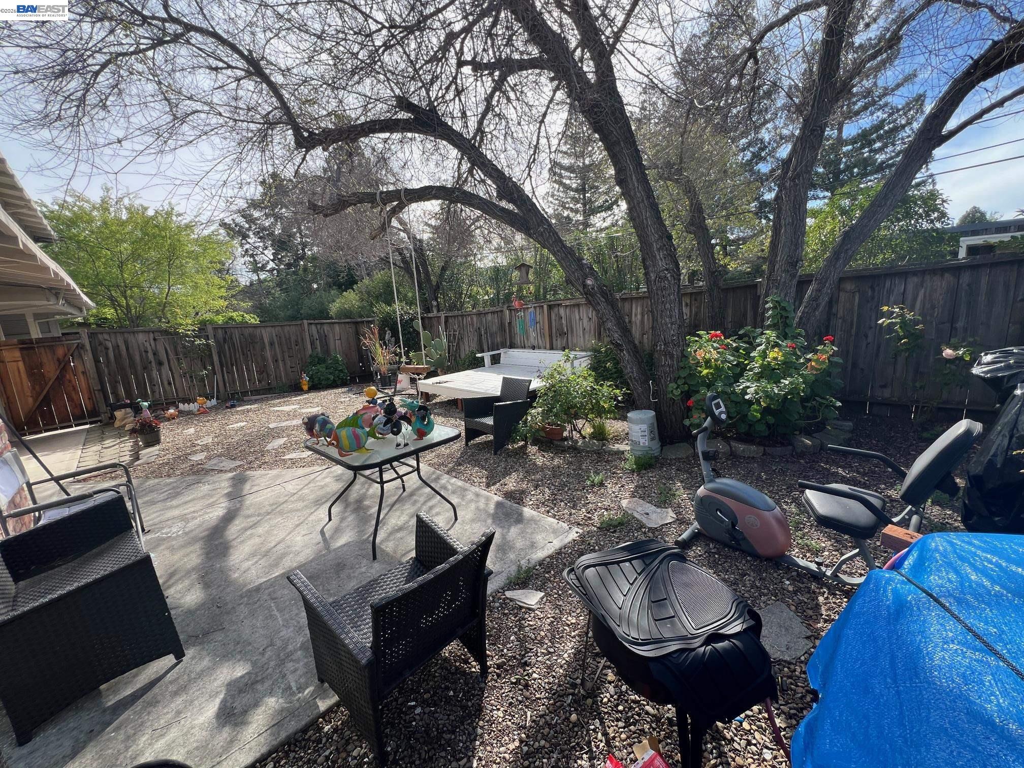 1594 Morgan Ln.