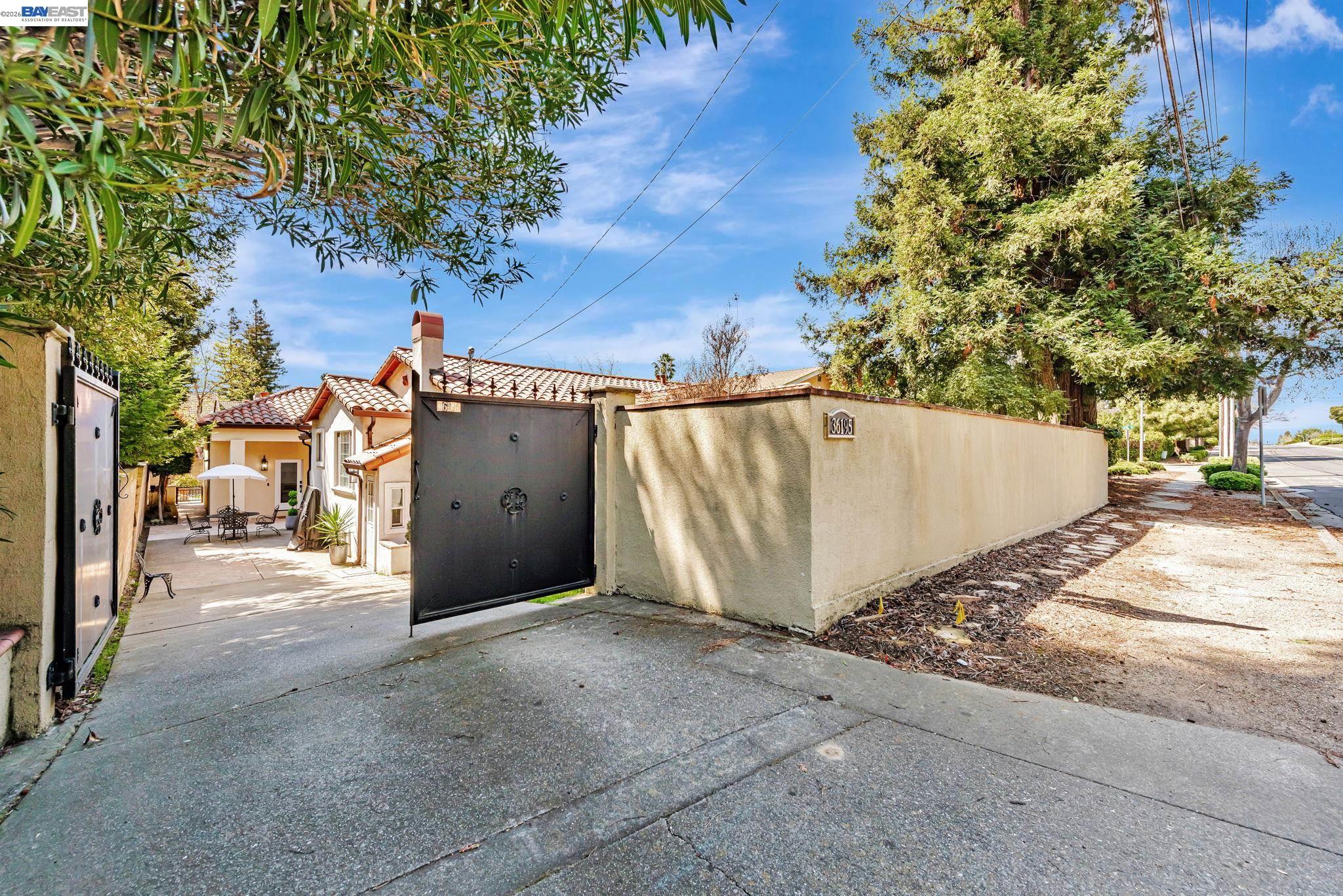 35970 Vivian Pl