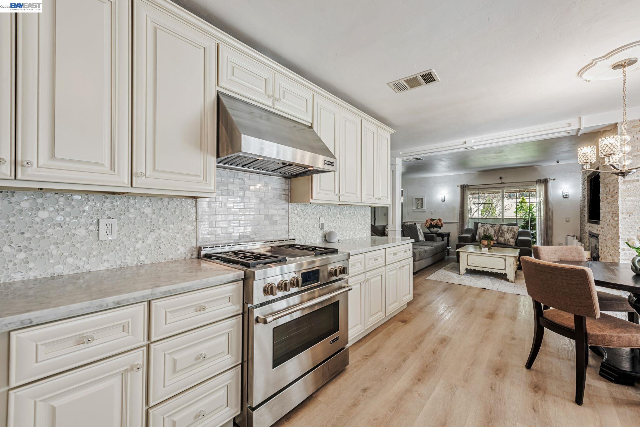 35970 Vivian Pl