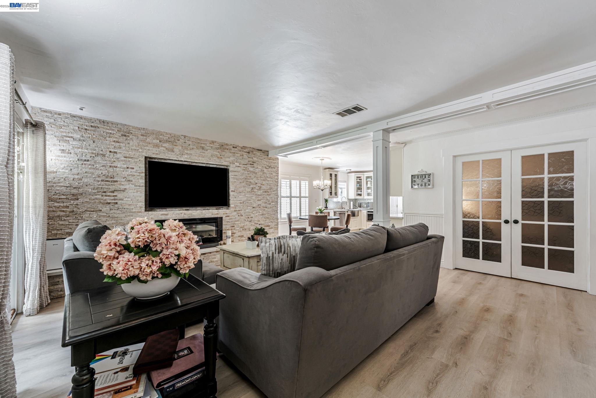 35970 Vivian Pl