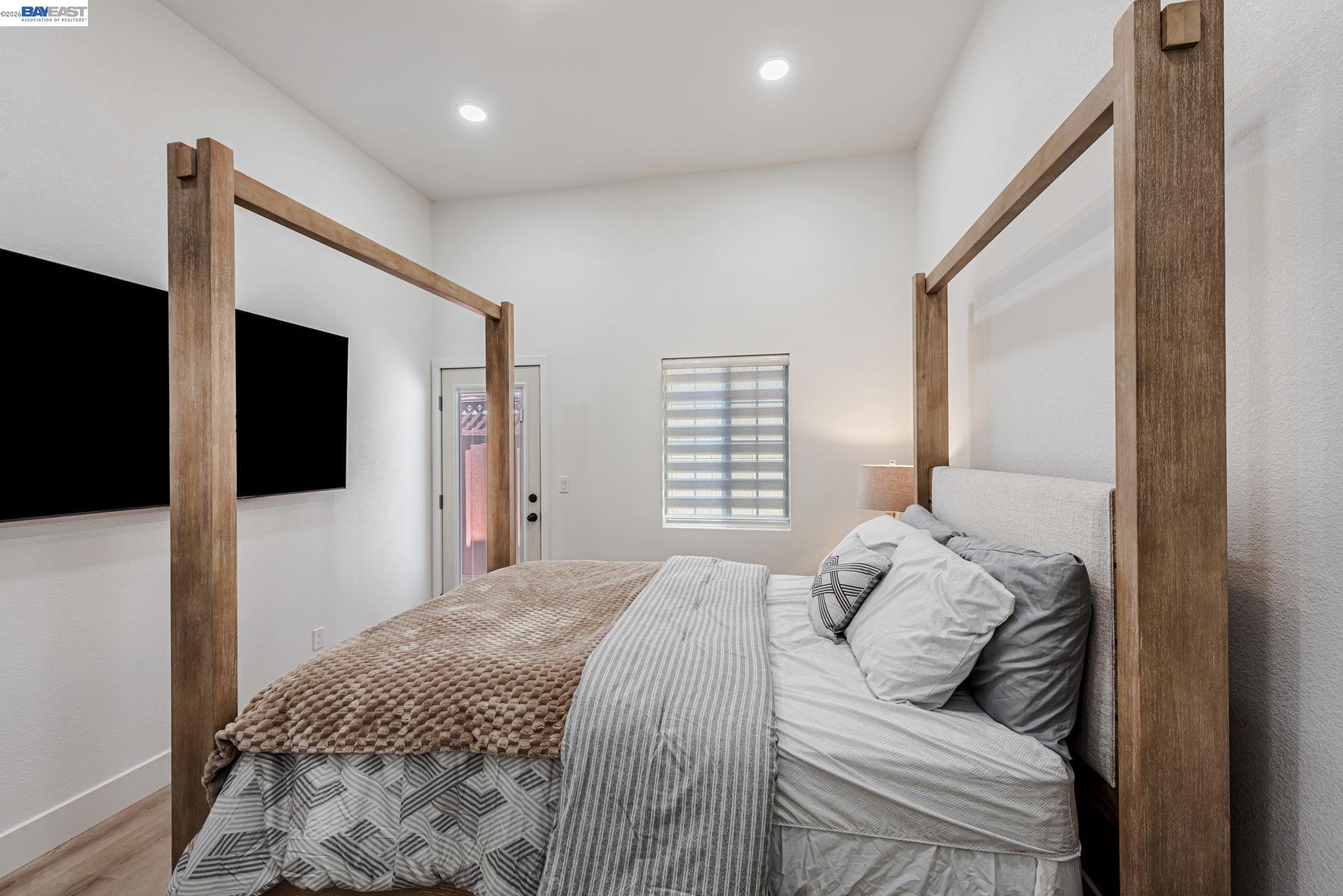 35970 Vivian Pl