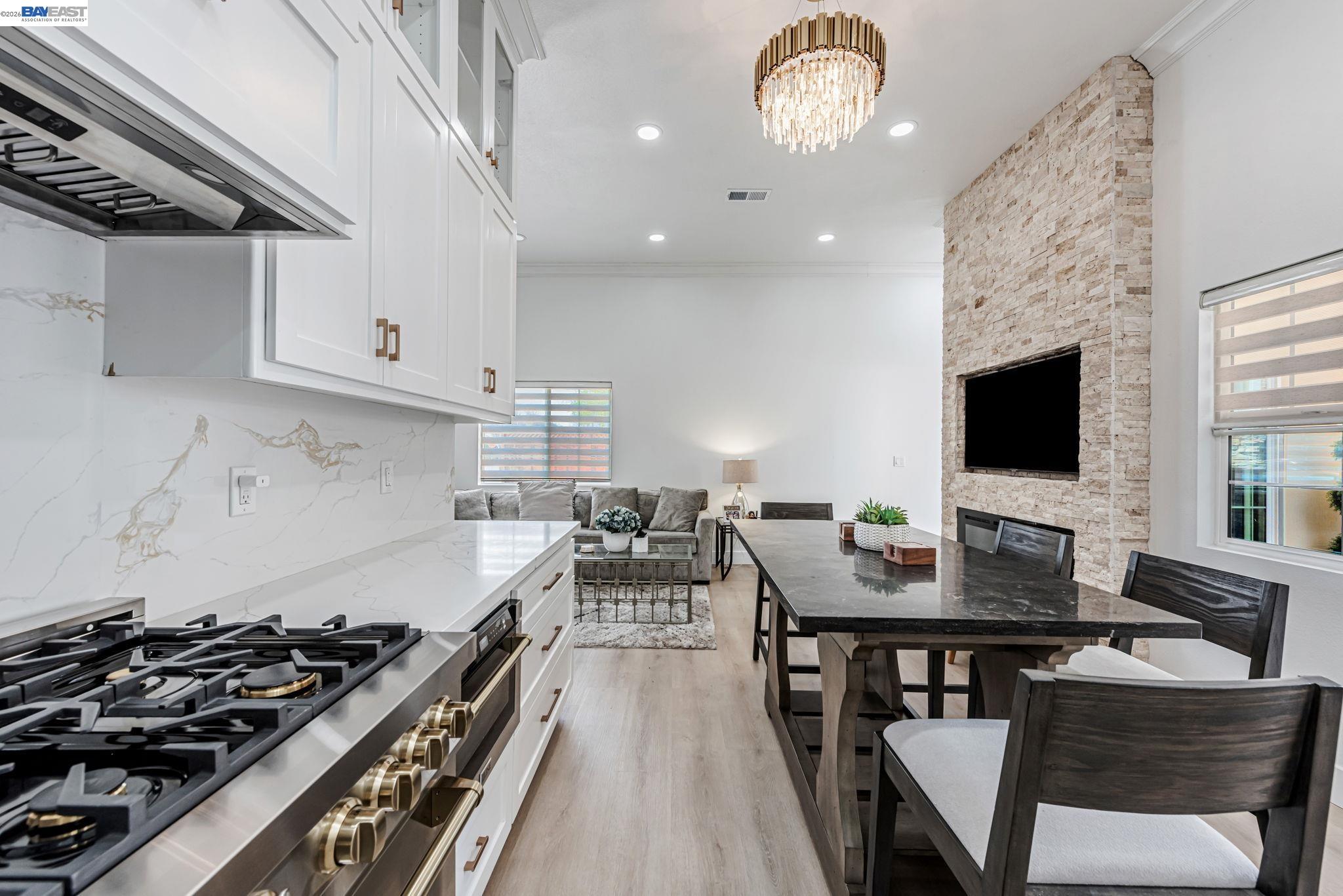 35970 Vivian Pl