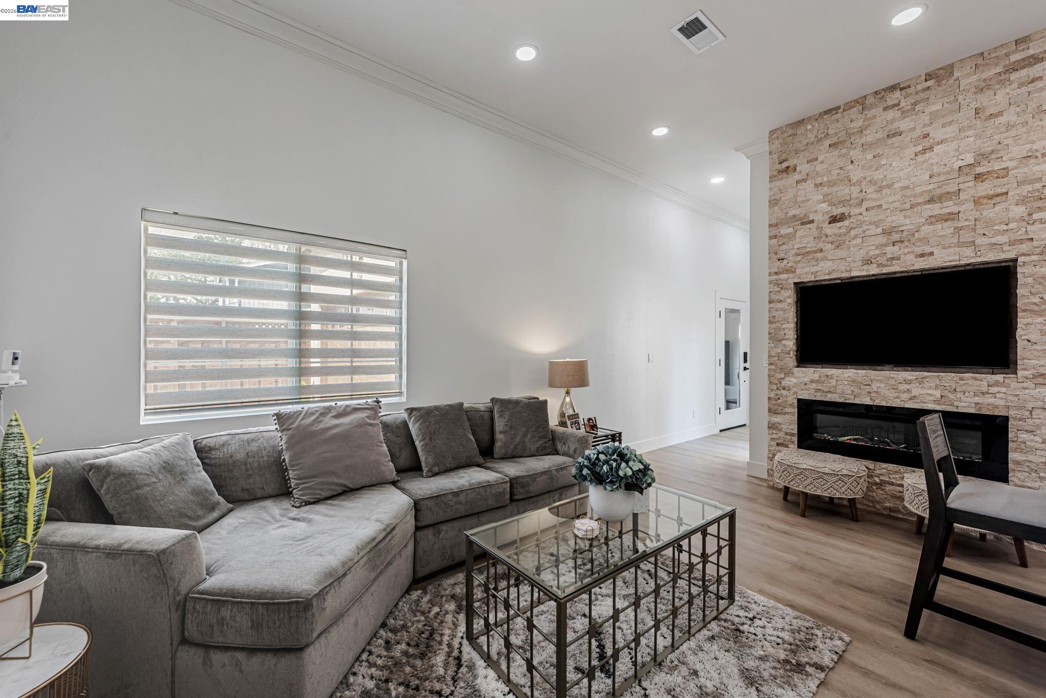 35970 Vivian Pl