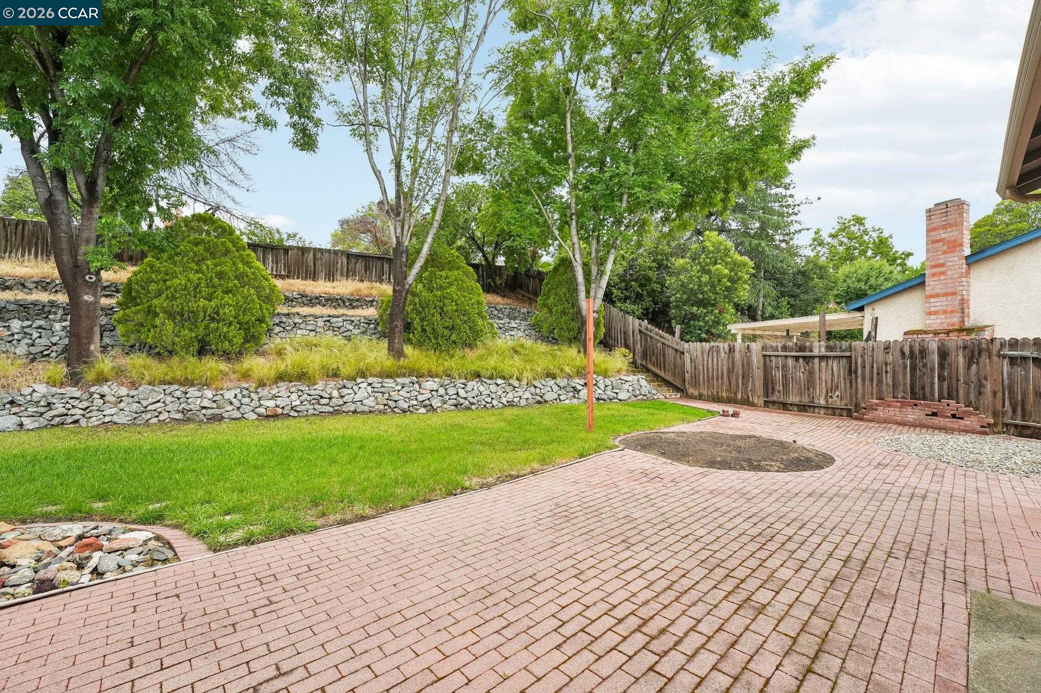 3323 Serpentine Dr