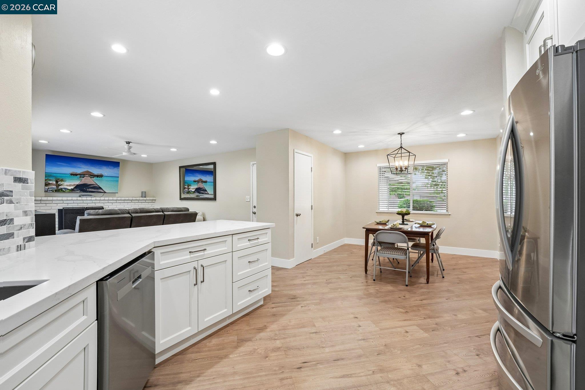 3323 Serpentine Dr