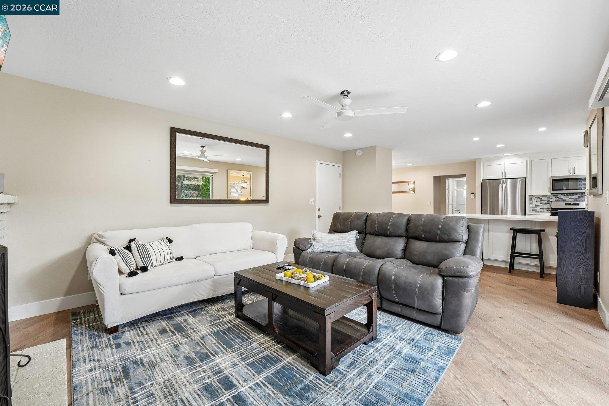 3323 Serpentine Dr