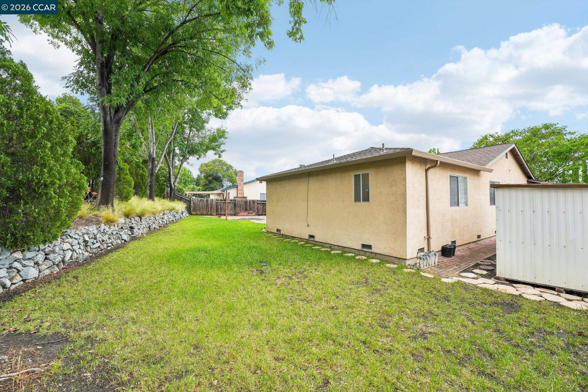 3323 Serpentine Dr