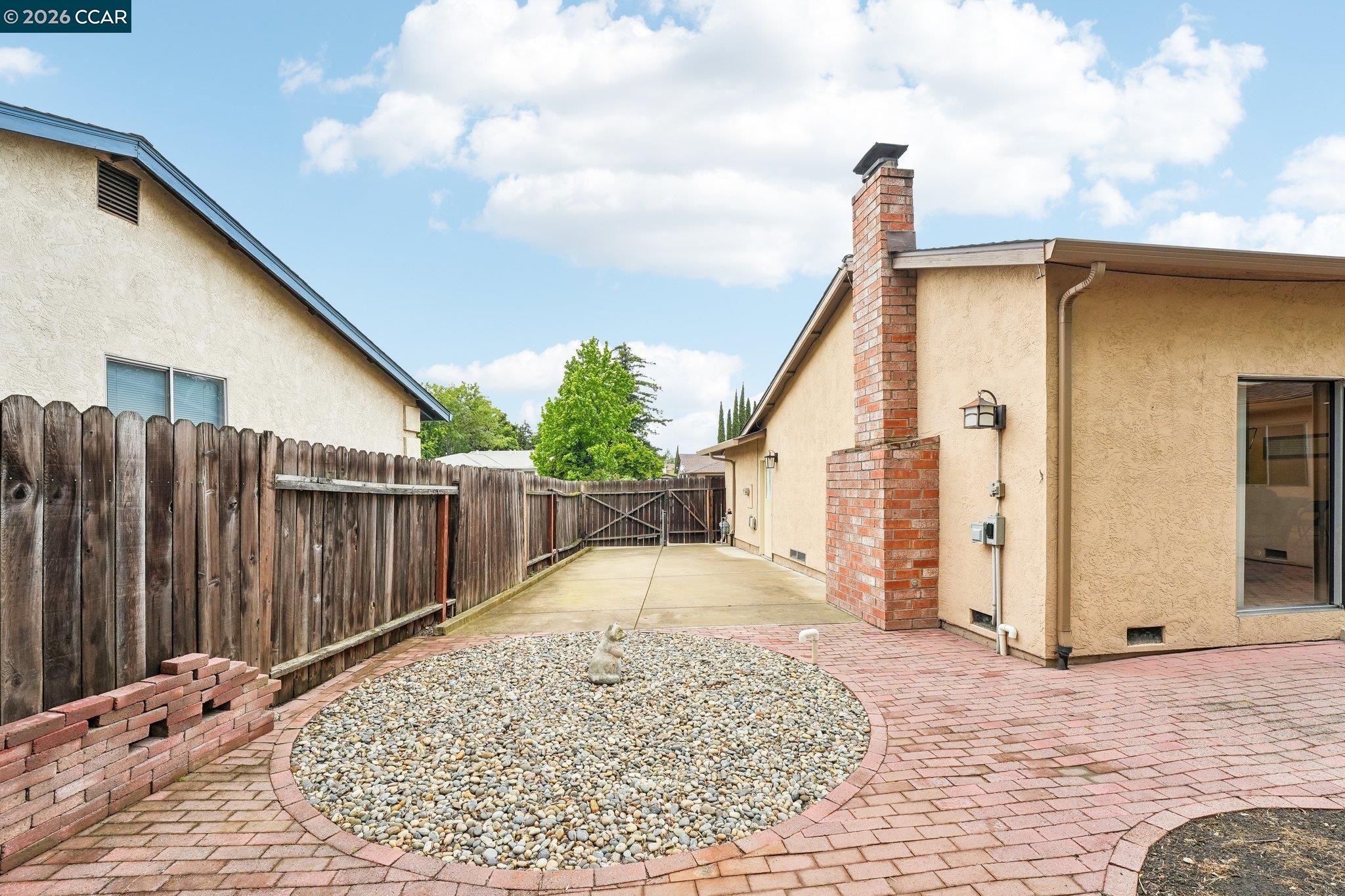 3323 Serpentine Dr