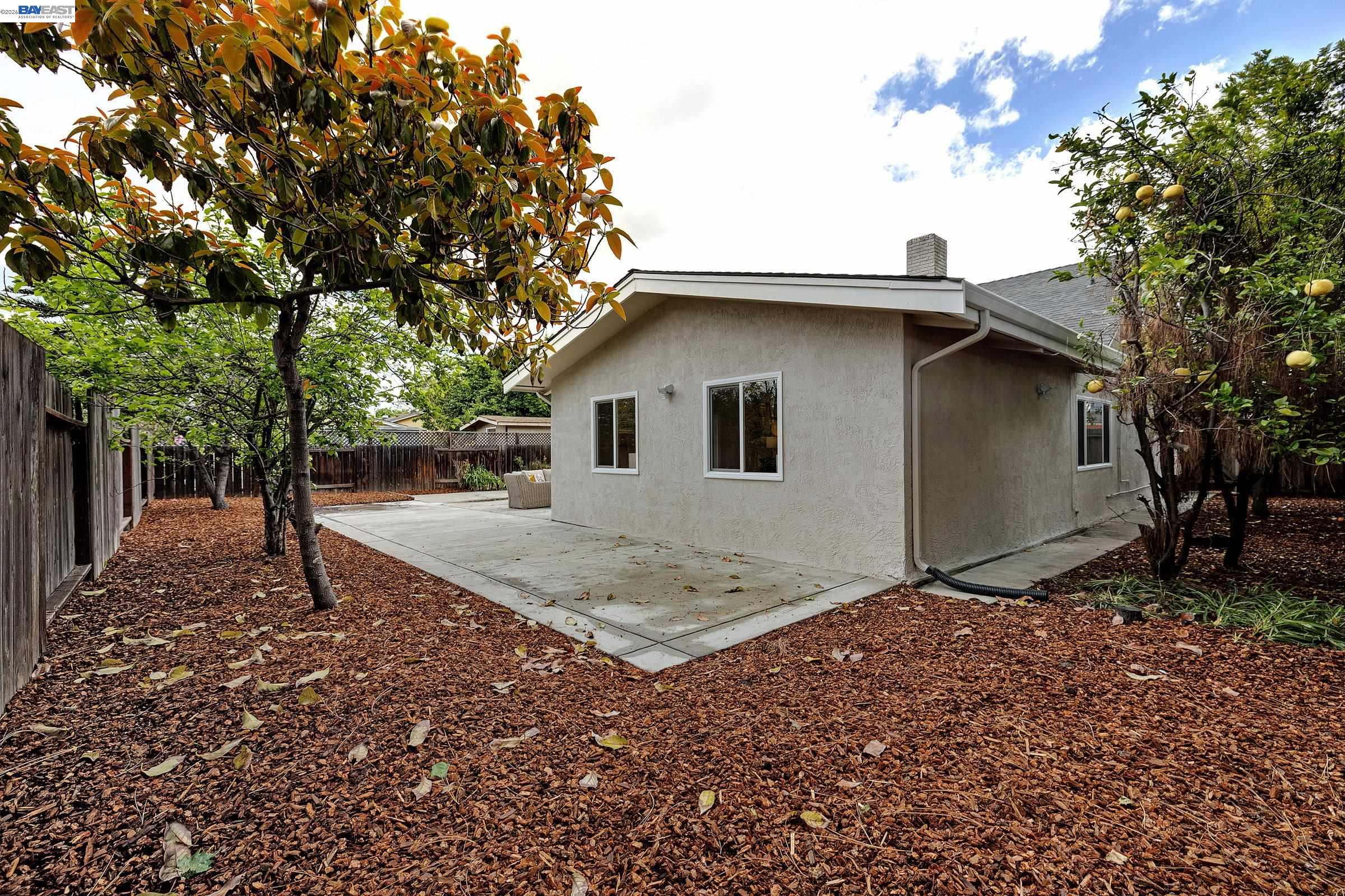 3279 Santa Barbara Ct