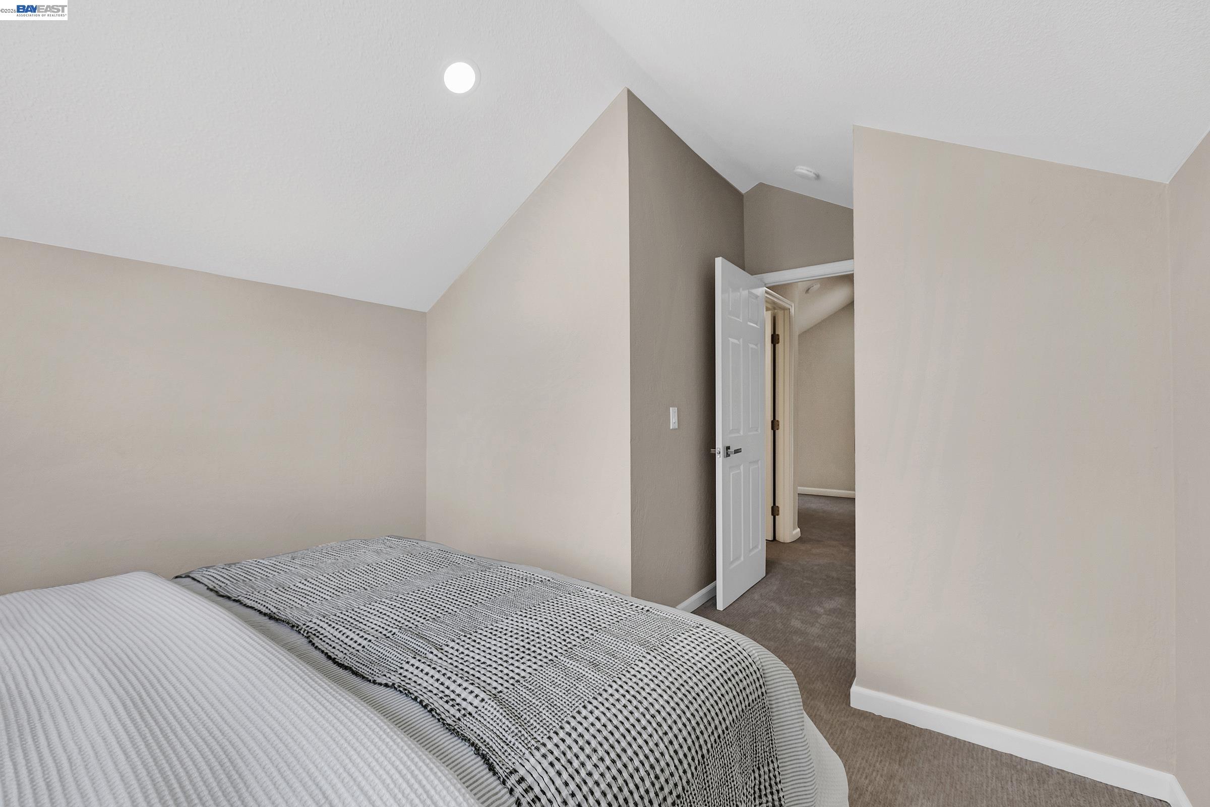 3279 Santa Barbara Ct
