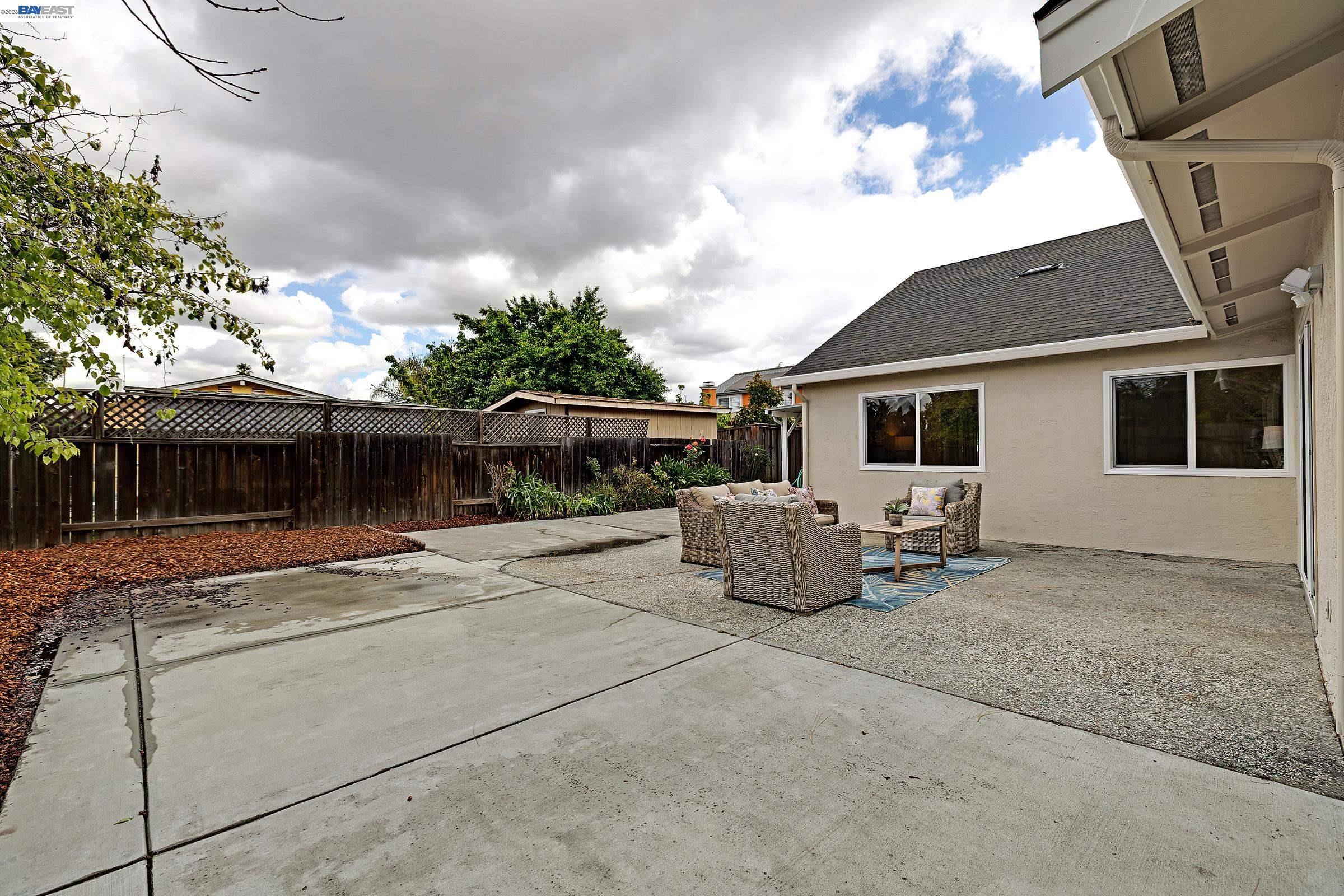 3279 Santa Barbara Ct