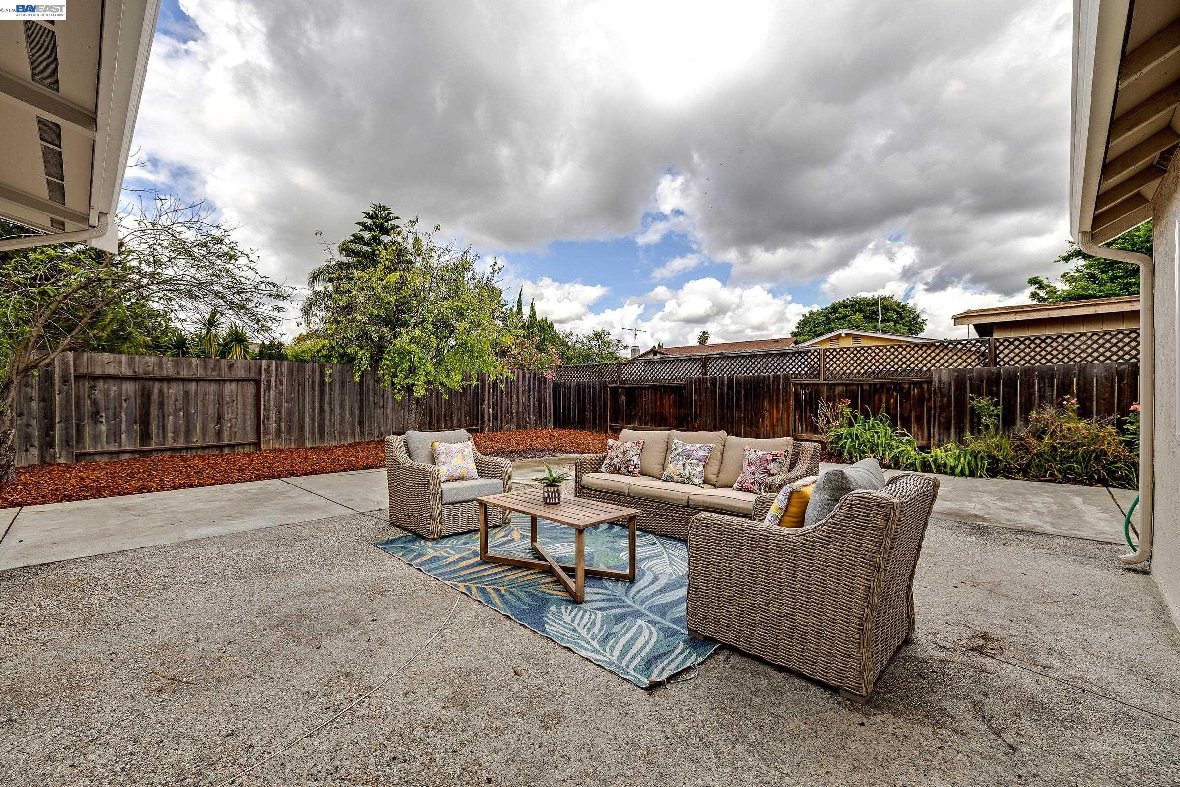 3279 Santa Barbara Ct