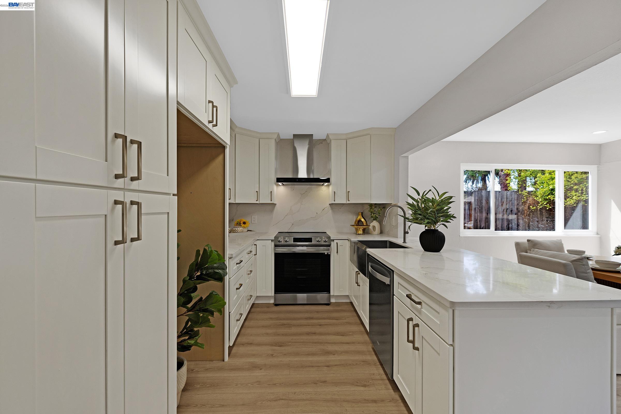 3279 Santa Barbara Ct