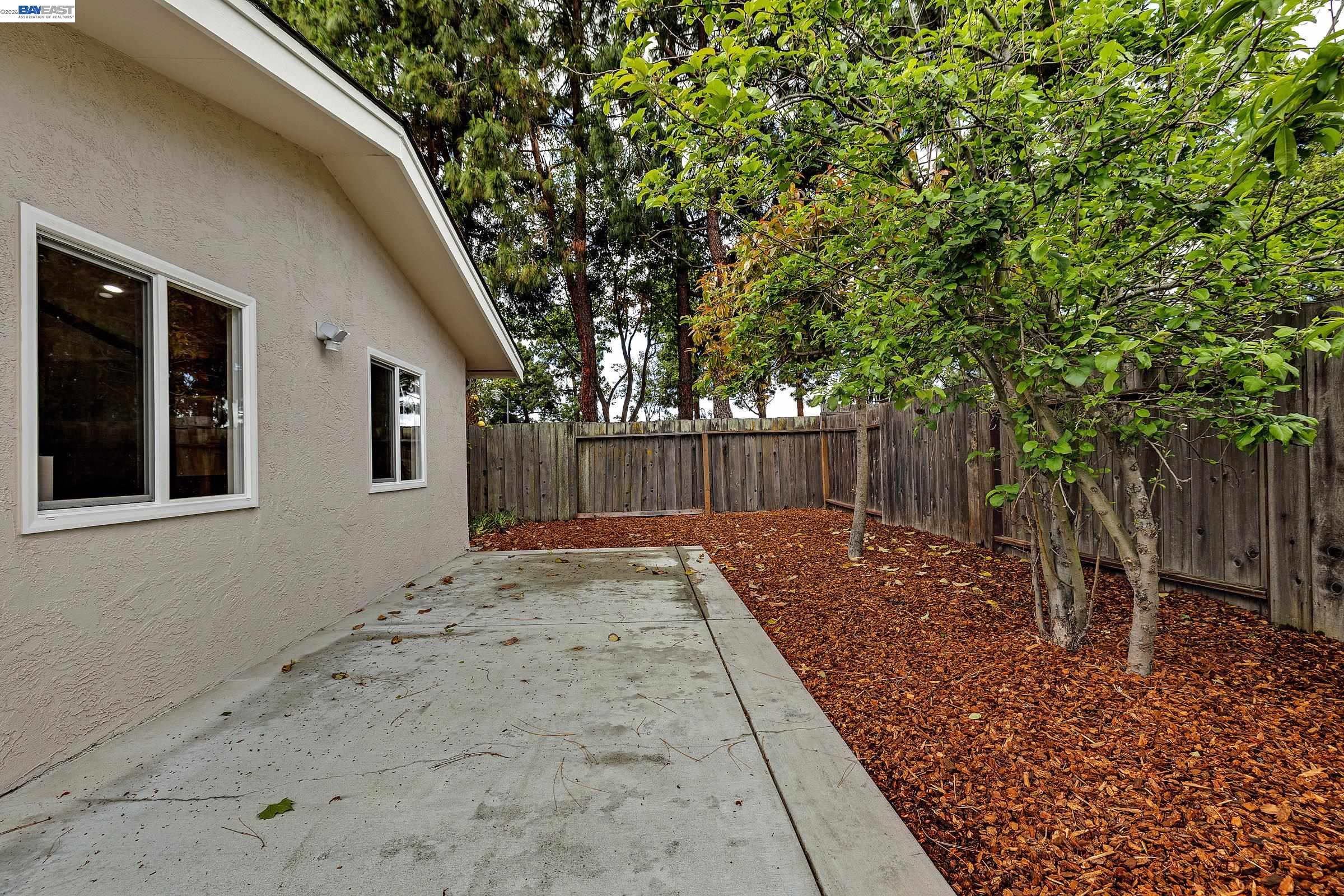 3279 Santa Barbara Ct