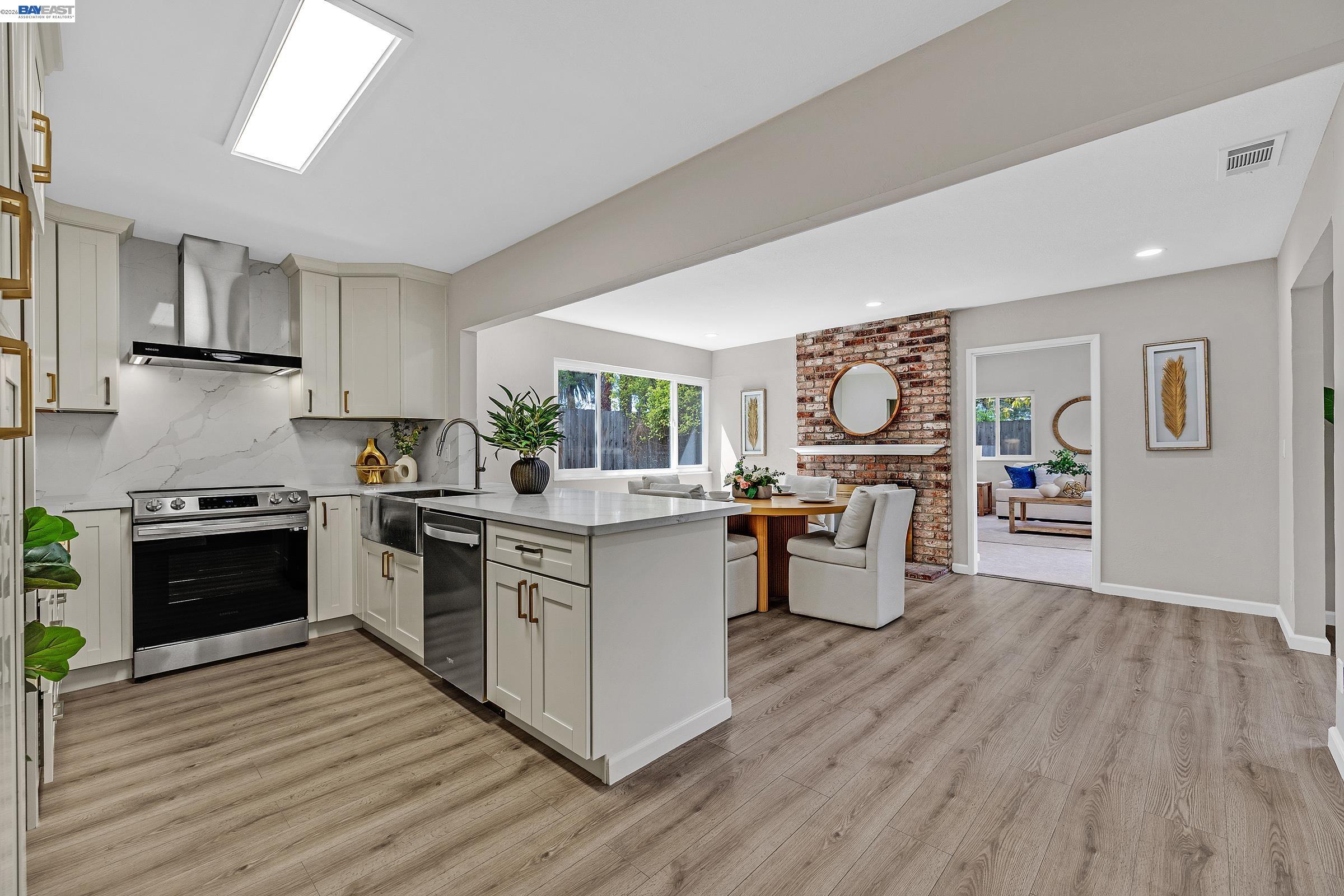 3279 Santa Barbara Ct