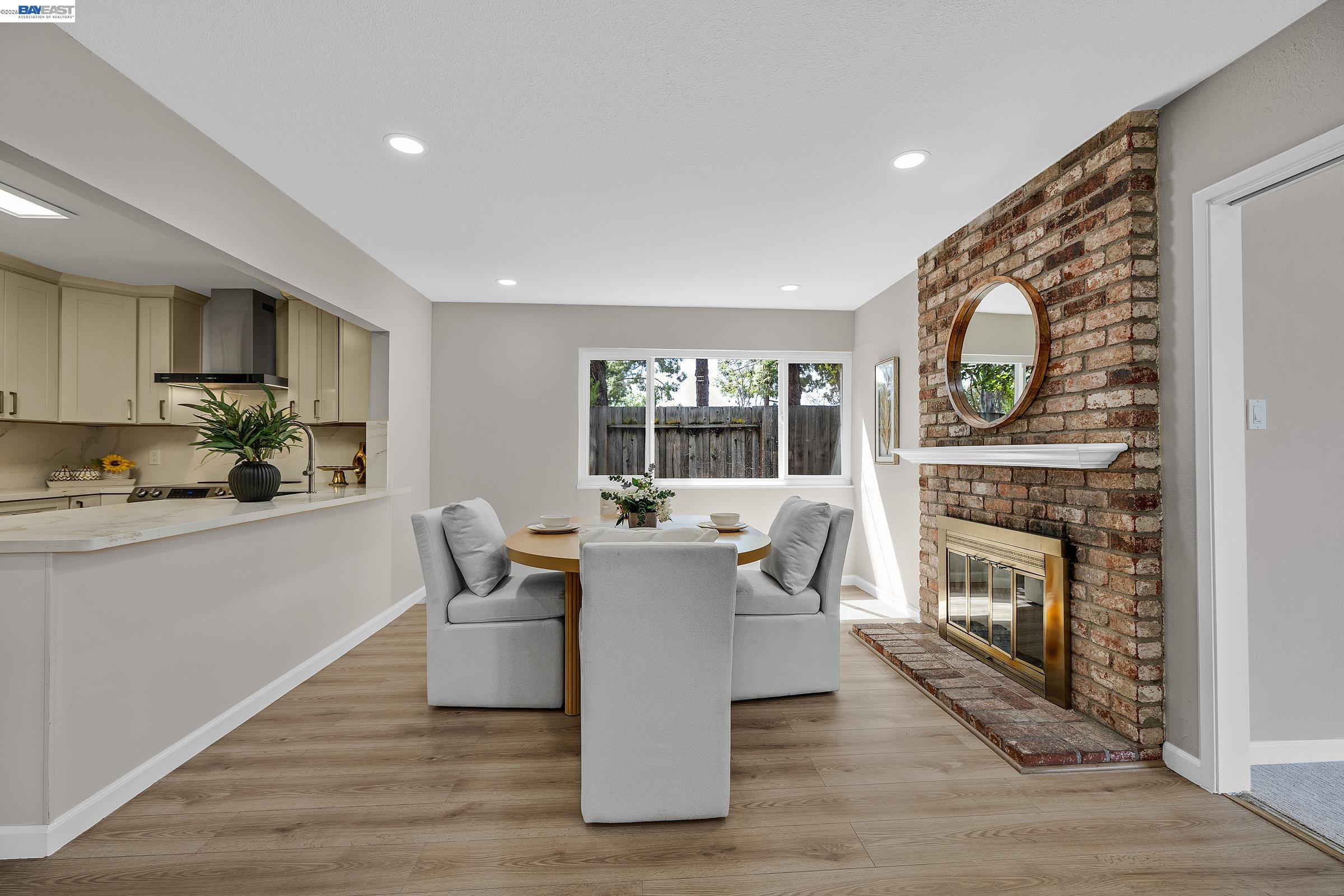 3279 Santa Barbara Ct