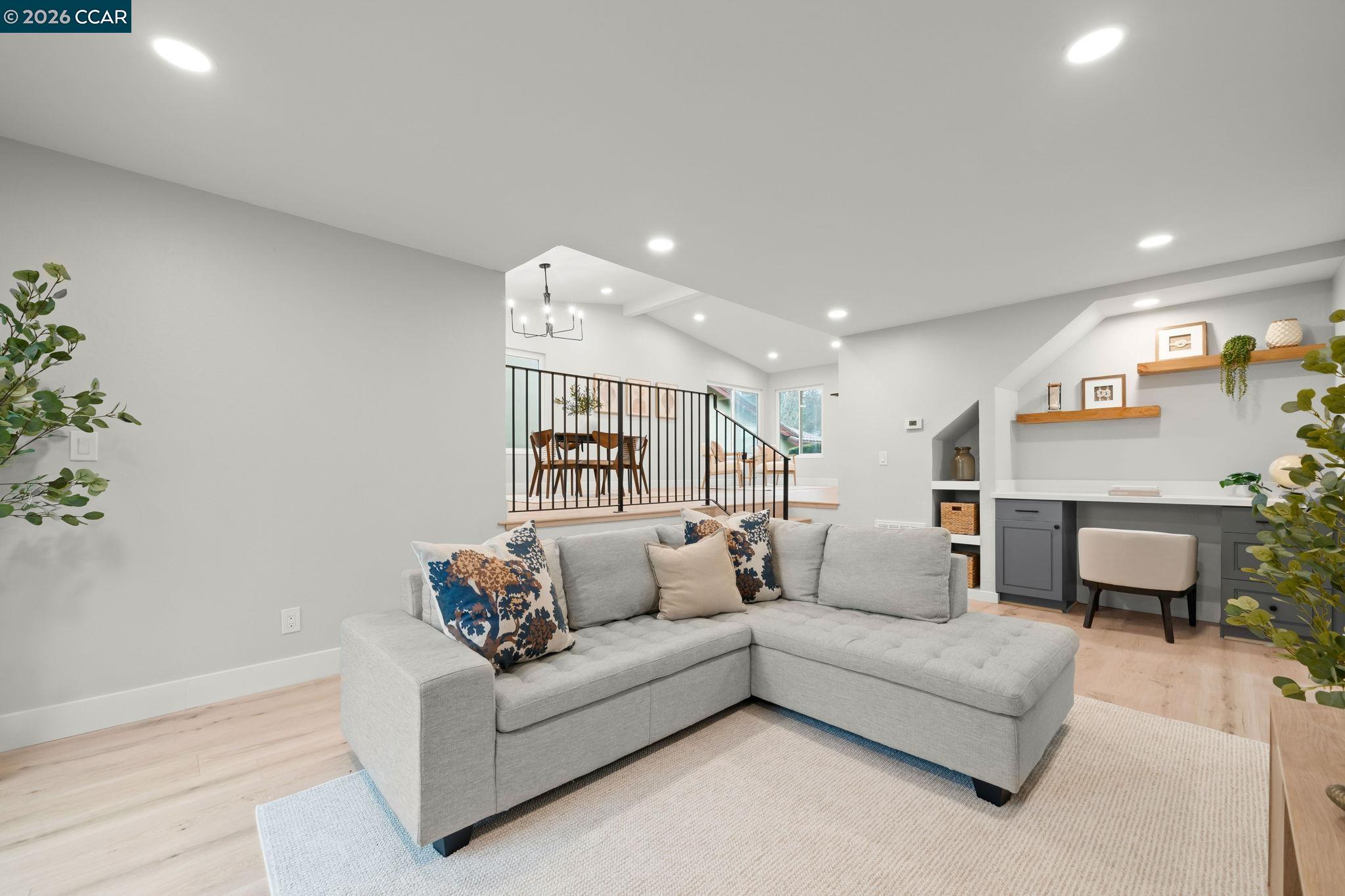 2824 Sombrero Cir