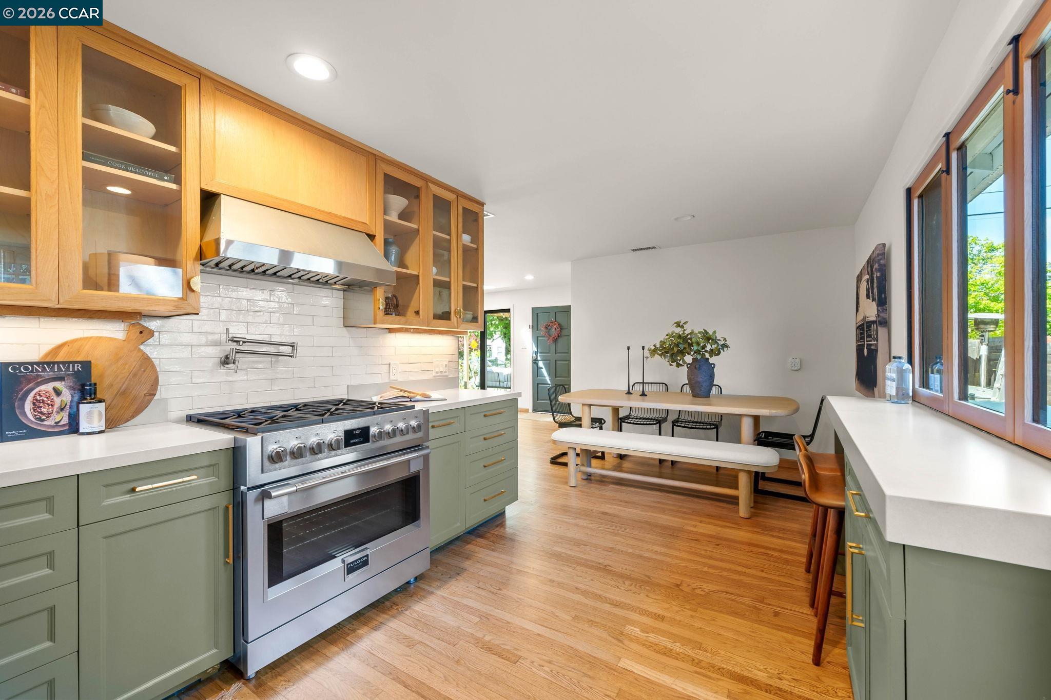 282 S Hartson